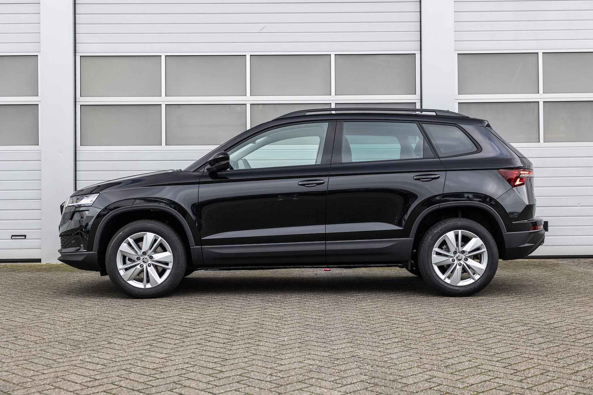 Skoda Karoq 1.5 TSI 150pk DSG ACT Business Edition | Winter Pakket | Navigatie Pakket - 12/49