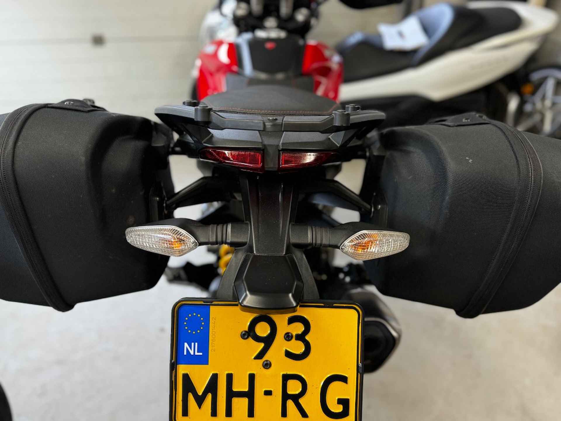 DUCATI Hyperstrada 821 Kofferset - 8/14