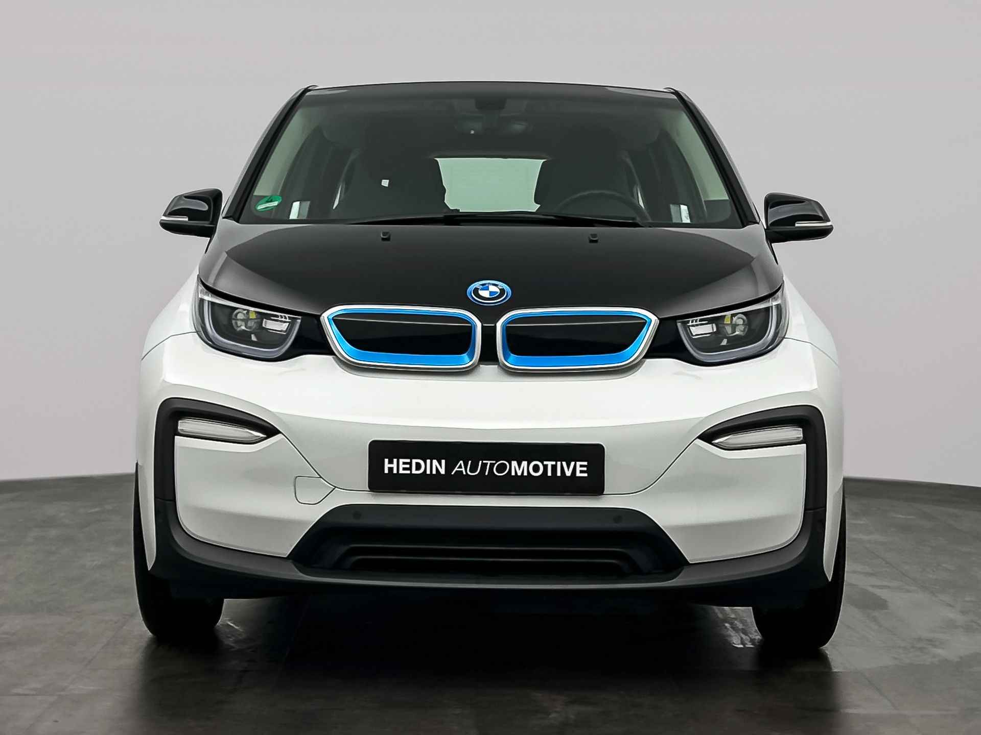 BMW i3 Basis 120Ah 42 kWh | Elektrisch verwarmde voorstoelen | Achteruitrijcamera | 	Park Distance Control voor/achter (PDC) | 1-zone aut.airconditioning | Comfort telefoonvoorbereiding met draadloze oplaadmogelijkhei - 6/50