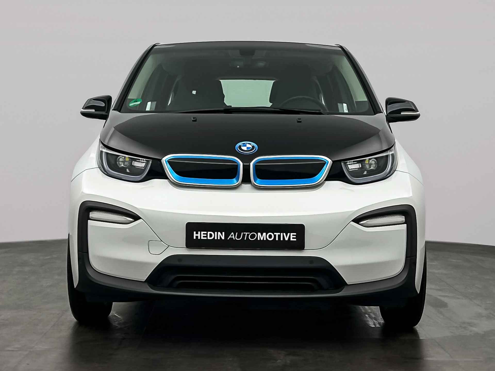 BMW i3 Basis 120Ah 42 kWh | Elektrisch verwarmde voorstoelen | Achteruitrijcamera | 	Park Distance Control voor/achter (PDC) | 1-zone aut.airconditioning | Comfort telefoonvoorbereiding met draadloze oplaadmogelijkhei - 31/50