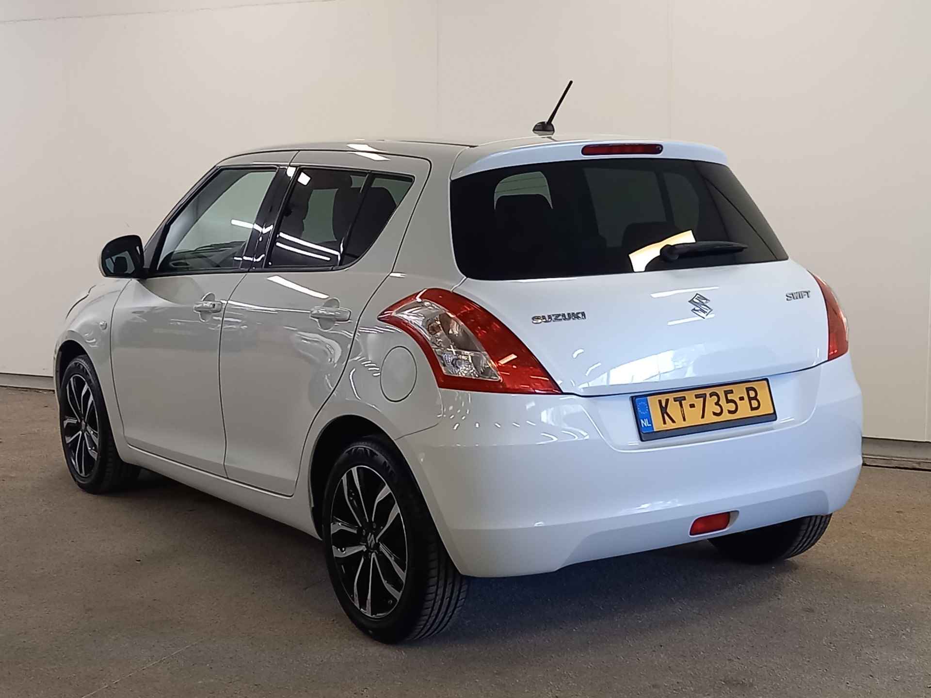 Suzuki Swift 1.2 Bandit EASSS incl. stoelverwarming - 4/33