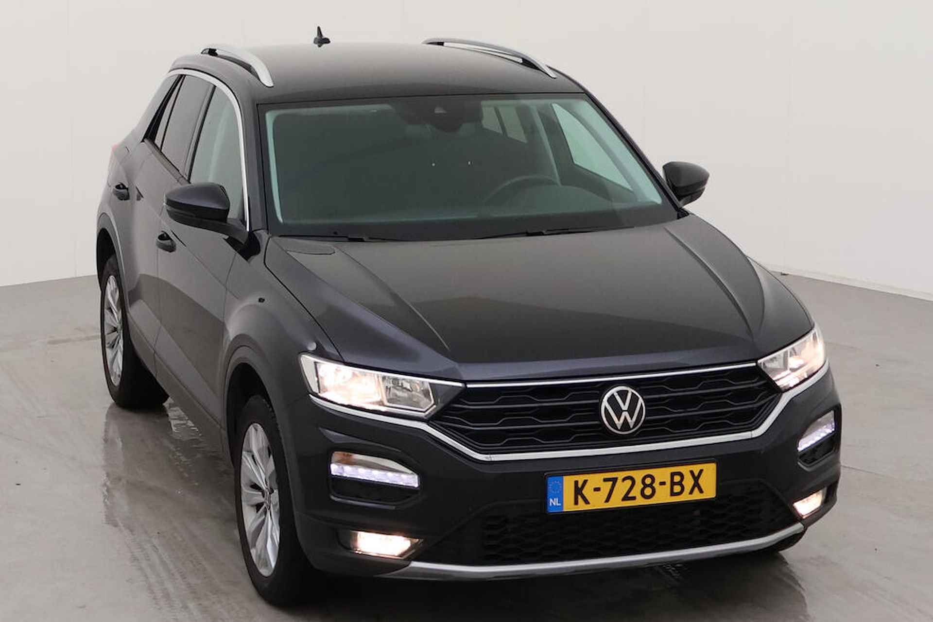 Volkswagen T-Roc 1.5 TSI Style DSG/ Metallic/ Digitale Cockpit/ Do glas / Camera/ Climatronic/ Navi/ Parkeersensor 2x/ 17 lmv - 6/16