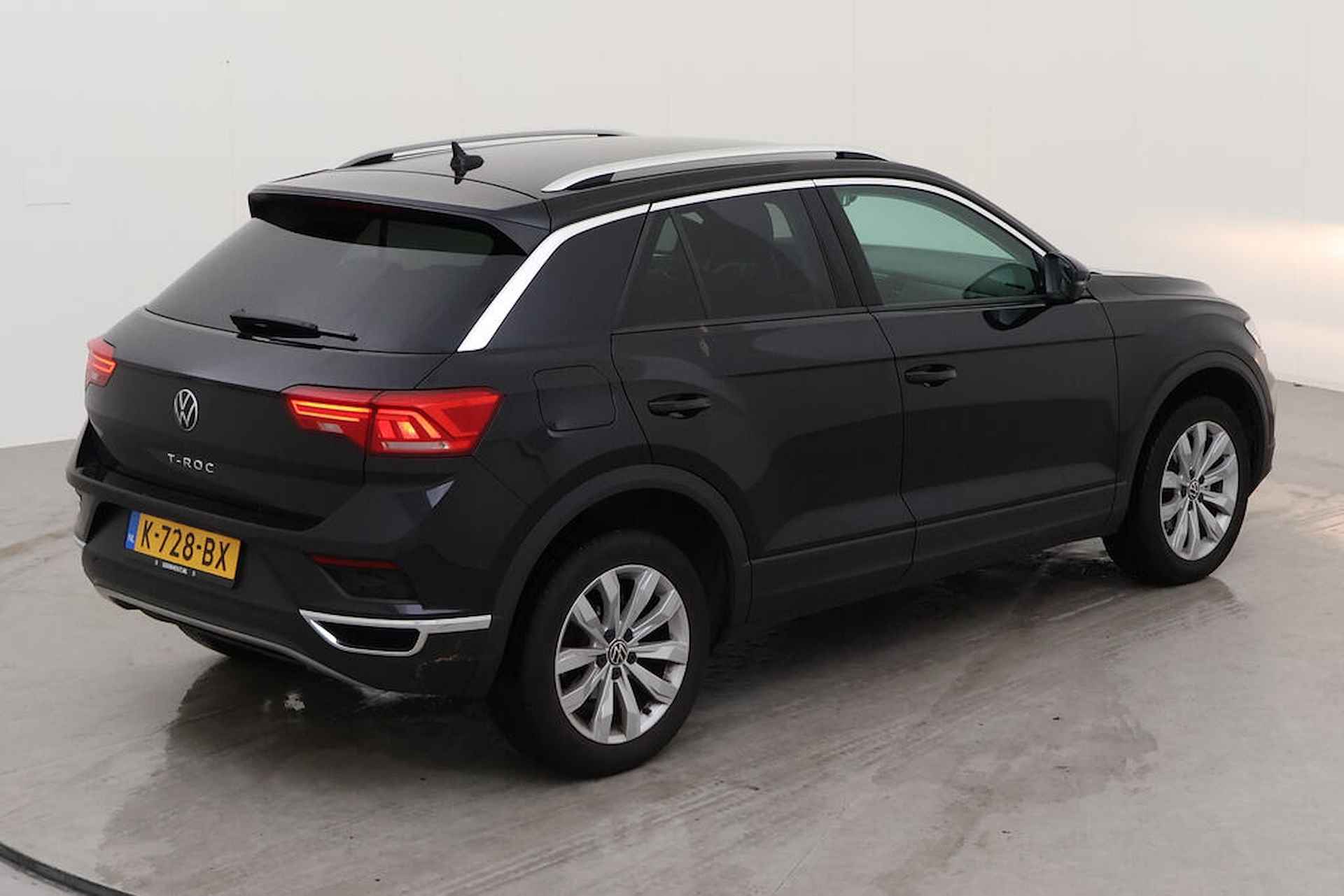 Volkswagen T-Roc 1.5 TSI Style DSG/ Metallic/ Digitale Cockpit/ Do glas / Camera/ Climatronic/ Navi/ Parkeersensor 2x/ 17 lmv - 8/16