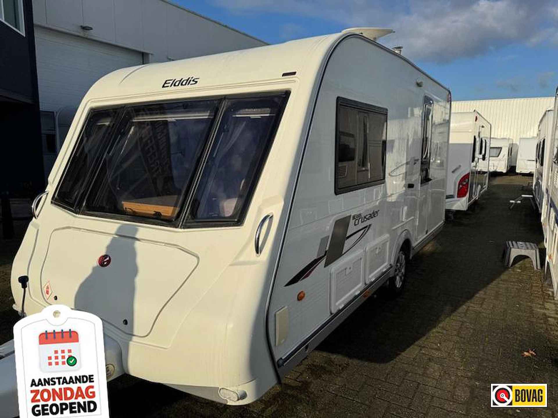 Elddis Crusader Hurricane 462 met mover en voortent