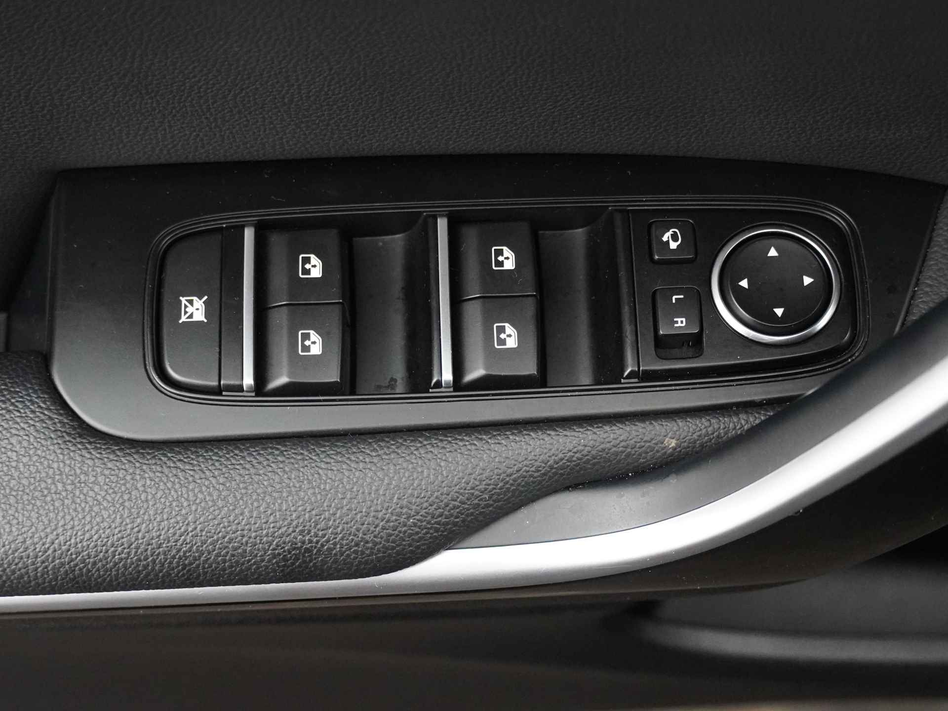 Kia Xceed 1.0 T-GDi DynamicLine - Navigatie - Cruise Control - Apple CarPlay / Android Auto - Trekhaak - Fabrieksgarantie tot 10-2027 - 22/48