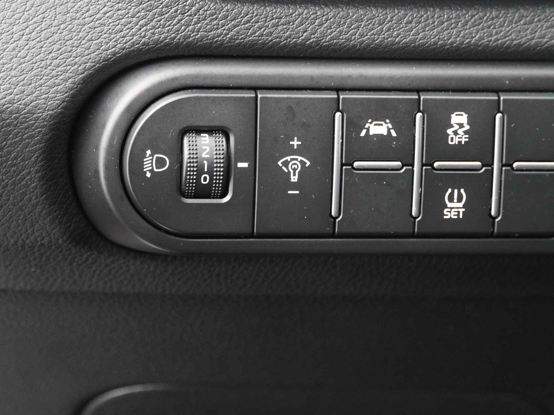 Kia Xceed 1.0 T-GDi DynamicLine - Navigatie - Cruise Control - Apple CarPlay / Android Auto - Trekhaak - Fabrieksgarantie tot 10-2027 - 24/48