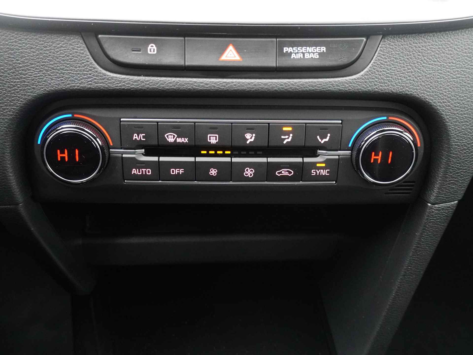 Kia Xceed 1.0 T-GDi DynamicLine - Navigatie - Cruise Control - Apple CarPlay / Android Auto - Trekhaak - Fabrieksgarantie tot 10-2027 - 33/48