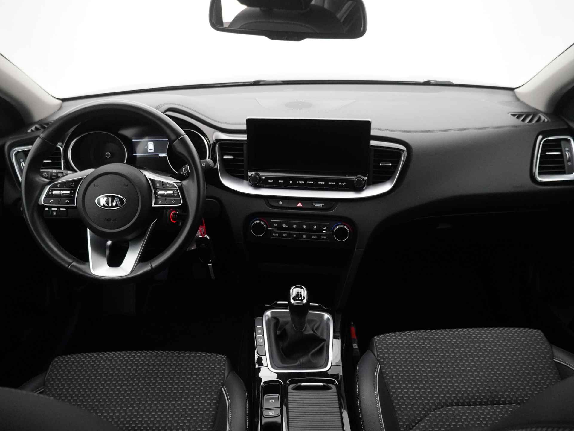 Kia Xceed 1.0 T-GDi DynamicLine - Navigatie - Cruise Control - Apple CarPlay / Android Auto - Trekhaak - Fabrieksgarantie tot 10-2027 - 39/48