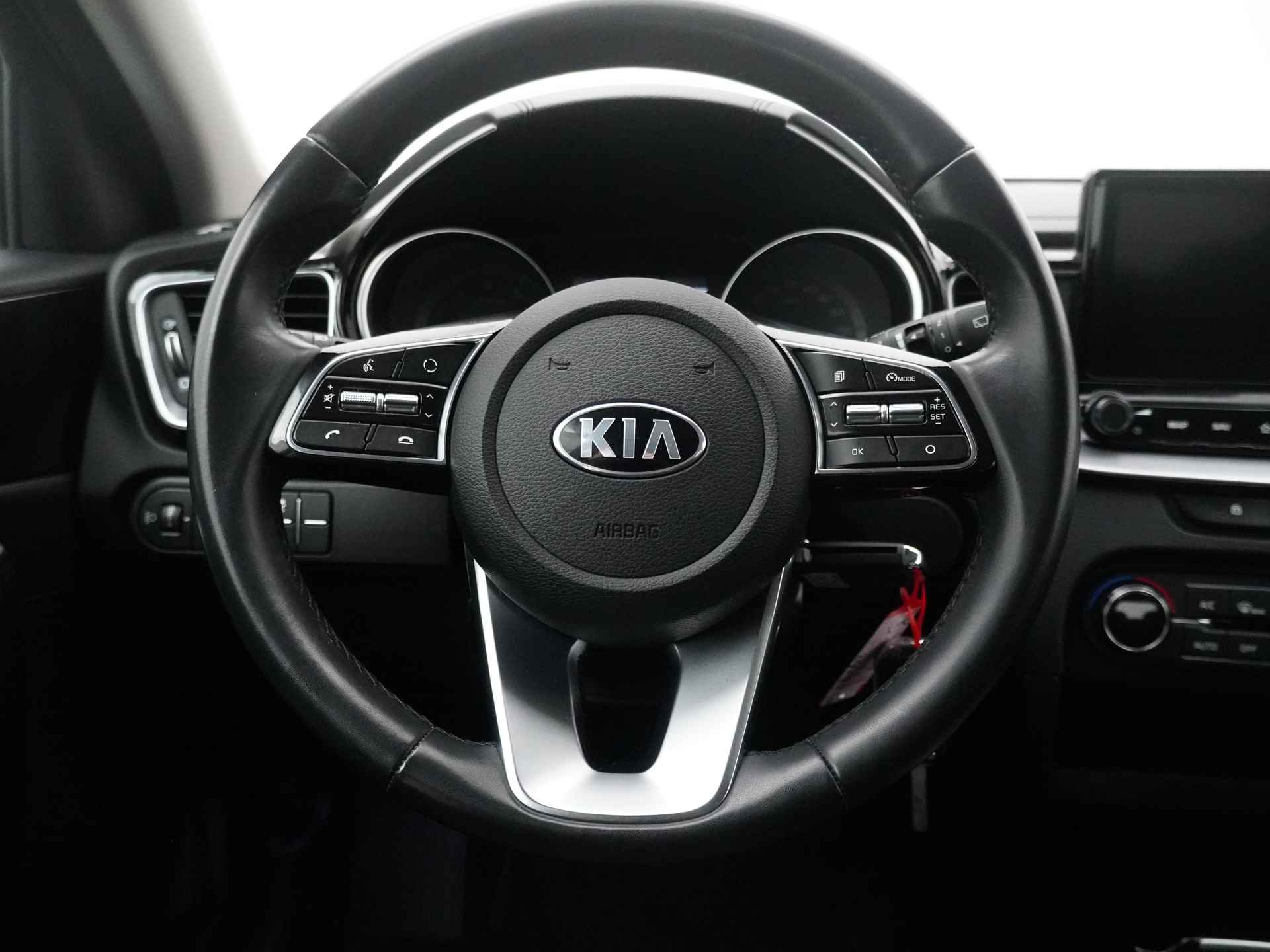 Kia Xceed 1.0 T-GDi DynamicLine - Navigatie - Cruise Control - Apple CarPlay / Android Auto - Trekhaak - Fabrieksgarantie tot 10-2027 - 40/48