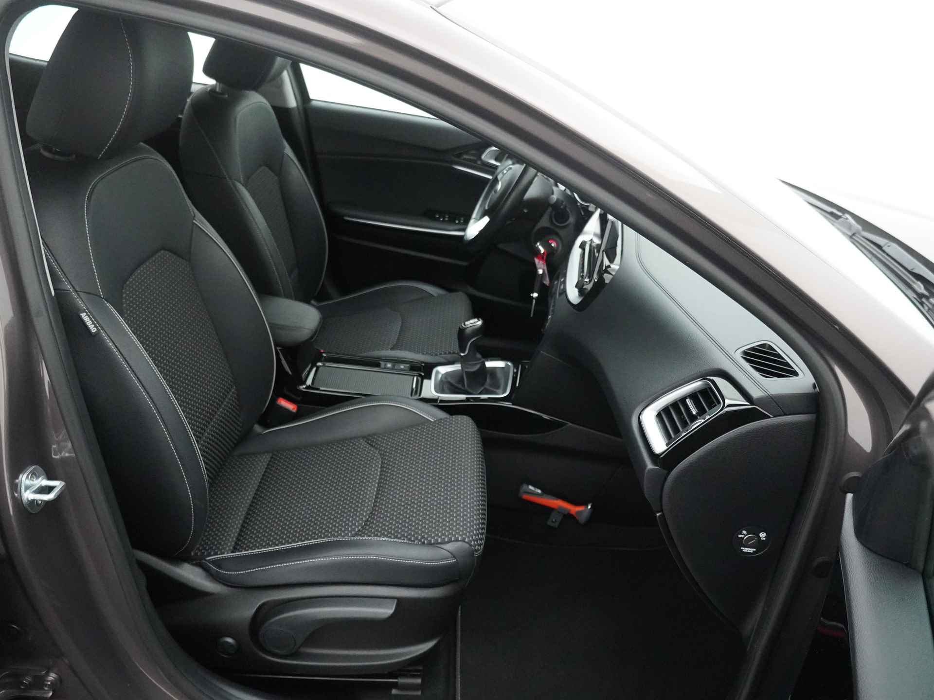 Kia Xceed 1.0 T-GDi DynamicLine - Navigatie - Cruise Control - Apple CarPlay / Android Auto - Trekhaak - Fabrieksgarantie tot 10-2027 - 43/48