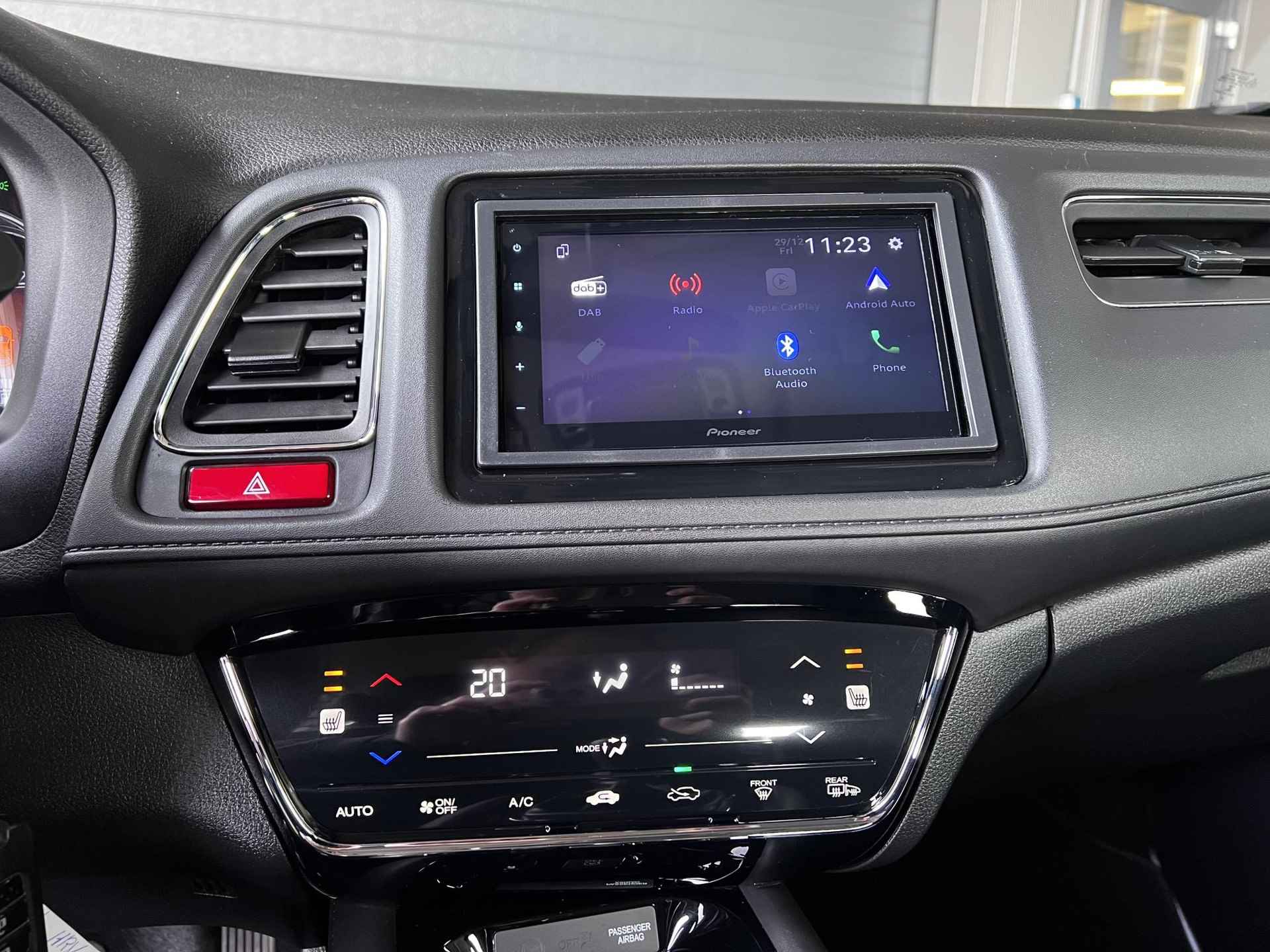 Honda HR-V 1.5 i-VTEC Comfort | Carplay | Cruise | Stoelverwarming | All-in rijklaarprijs - 16/40
