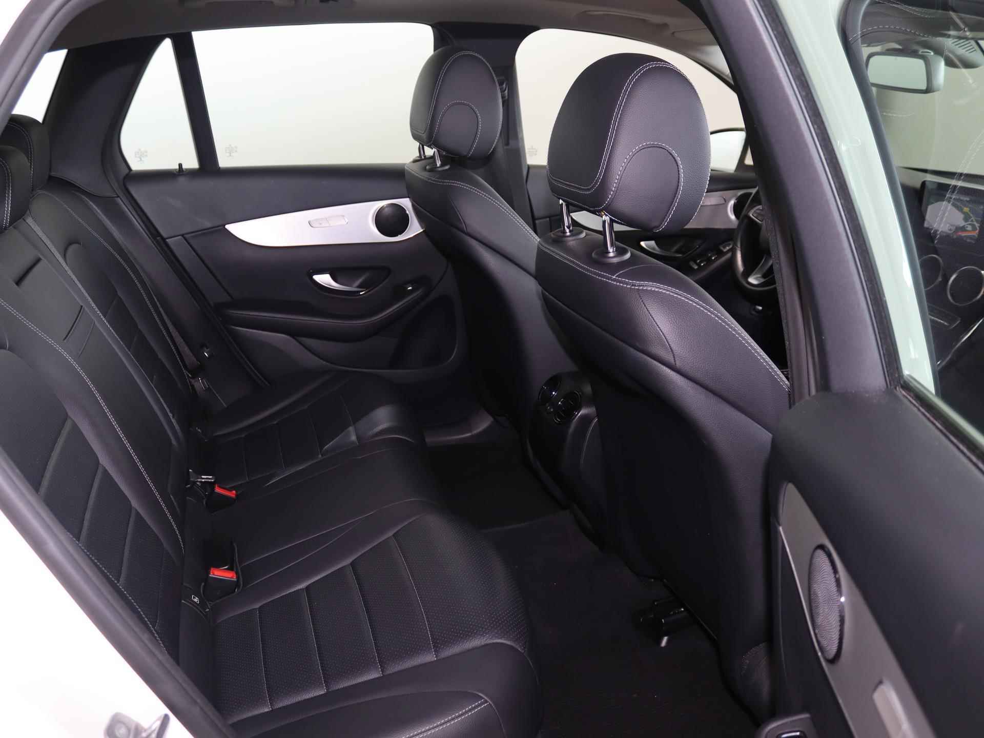 Mercedes-Benz GLC-klasse 350e 4MATIC Premium | Panoramadak | Trekhaak | Adaptieve cruise control | Led-koplampen | Elektr. achterklep | Navigatie | Parkeerpakket - 9/27