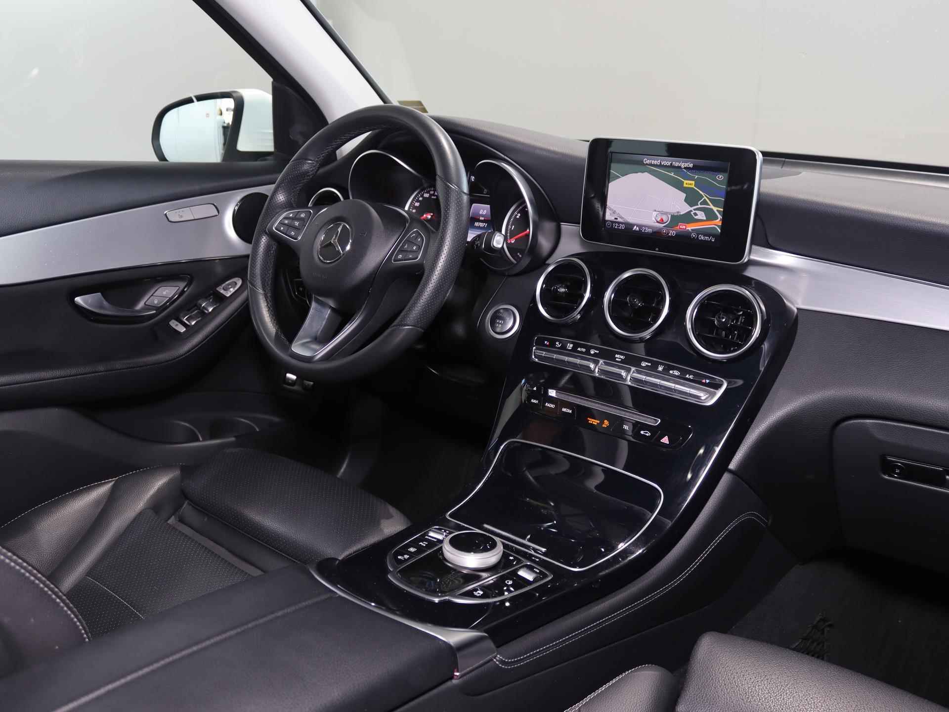 Mercedes-Benz GLC-klasse 350e 4MATIC Premium | Panoramadak | Trekhaak | Adaptieve cruise control | Led-koplampen | Elektr. achterklep | Navigatie | Parkeerpakket - 11/27
