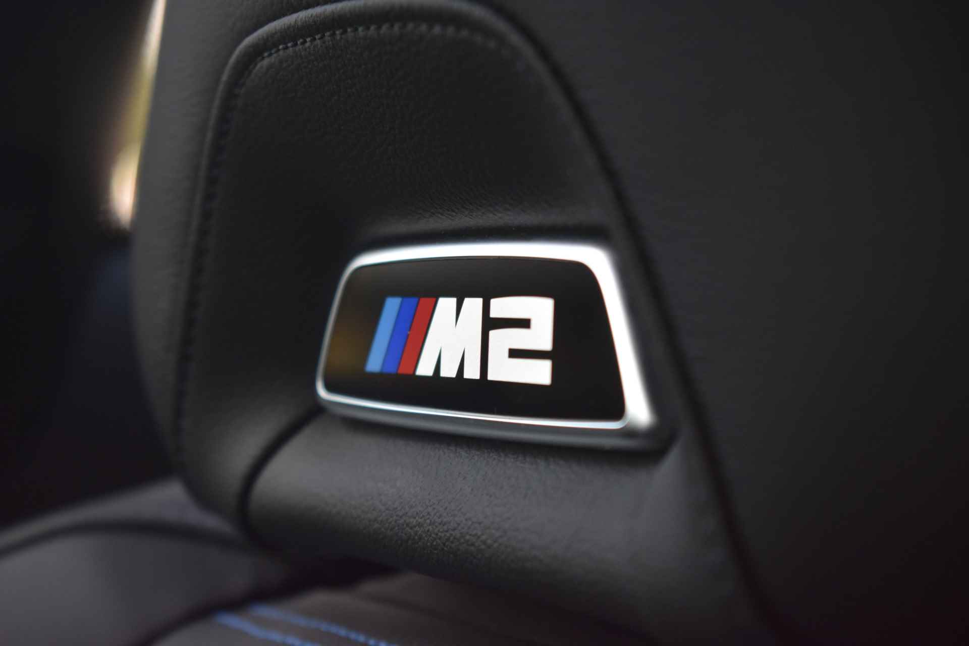 BMW 2 Serie Coupé M2 Automaat / Akrapovic uitlaat systeem (optioneel €7.500,-) / M Drive Professional / M Sportstoelen / Adaptief M Onderstel / Adaptieve LED / M Compound remsysteem Rot - 54/94