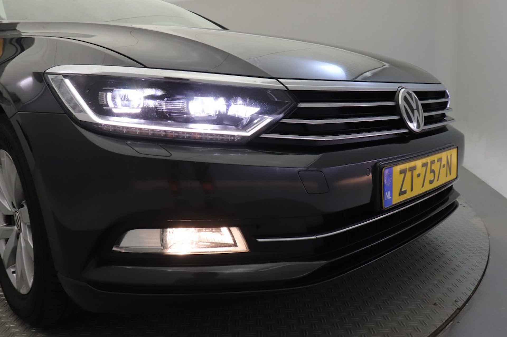 VOLKSWAGEN Passat Variant 1.6 TDI Comfortline Business Automaat - 27/31