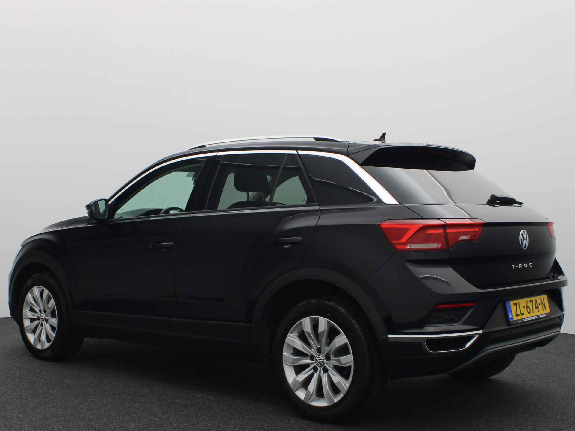 Volkswagen T-Roc 1.0 TSI Style NAVI / CLIMA / PDC / BLUETOOTH / CRUISE / ACC / CARPLAY / NL-AUTO - 4/48