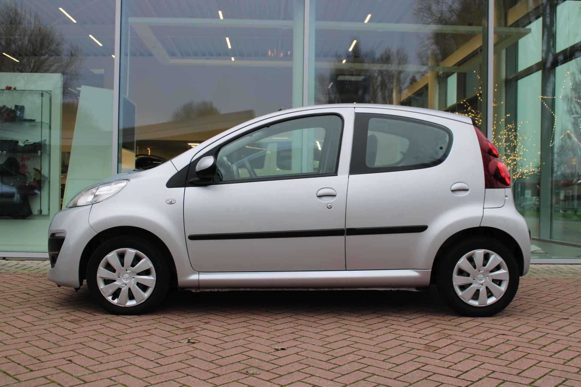 Peugeot 107 1.0 Active - 2/39