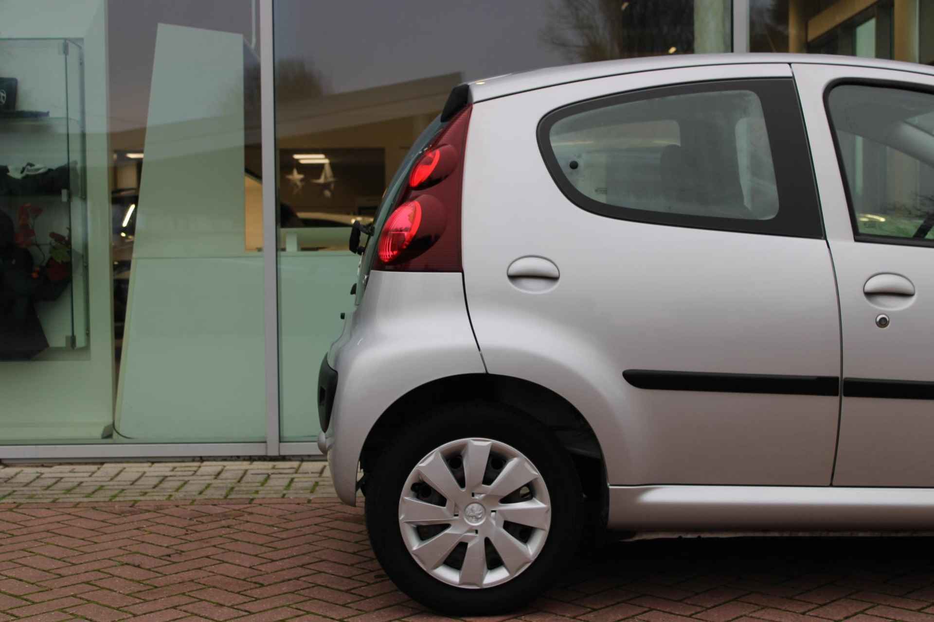 Peugeot 107 1.0 Active - 28/39