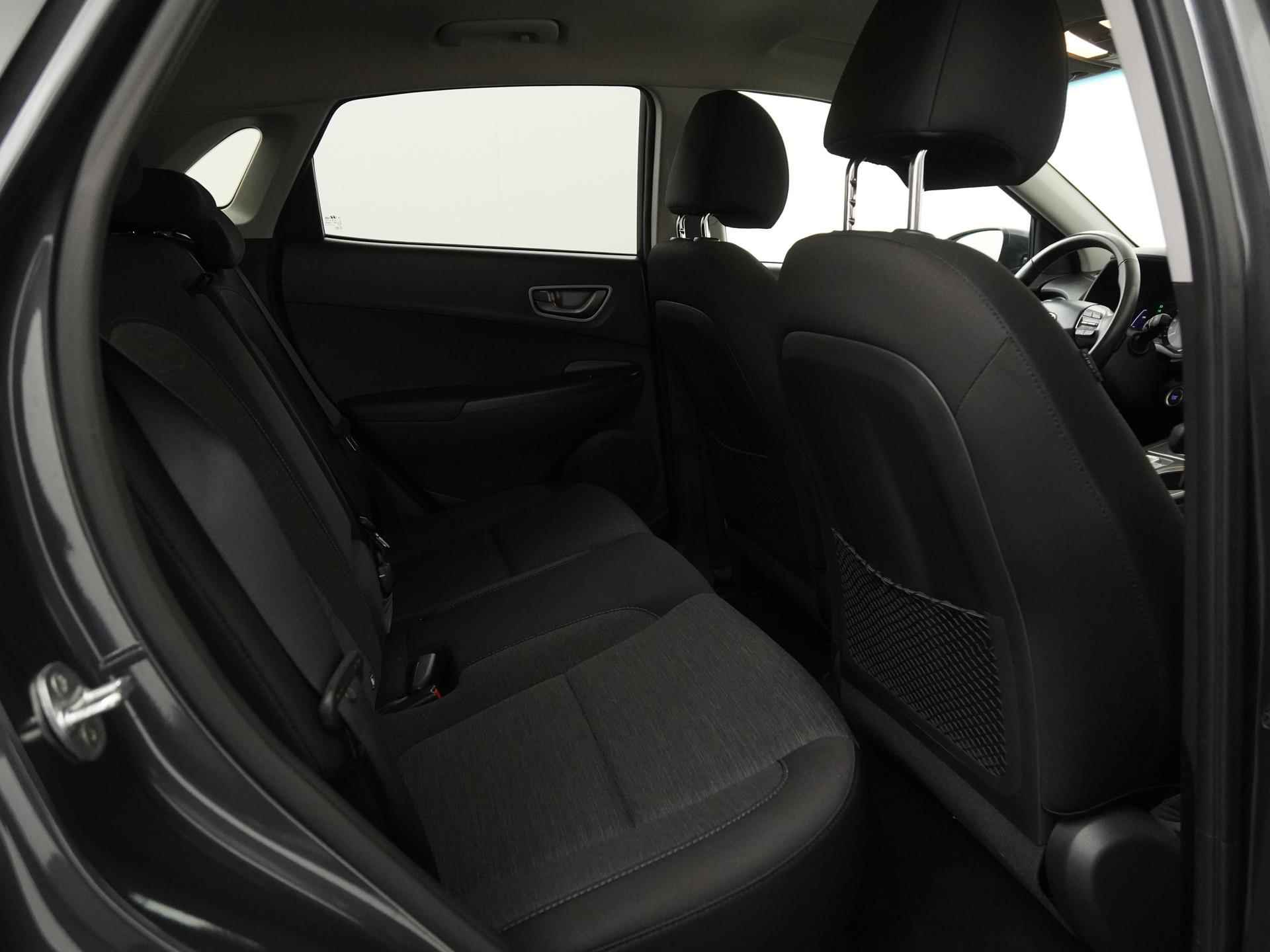 Hyundai KONA EV Comfort 64kWh 21.945,- na subsidie | 3-fase | Navigatie | Zondag Open! - 25/39