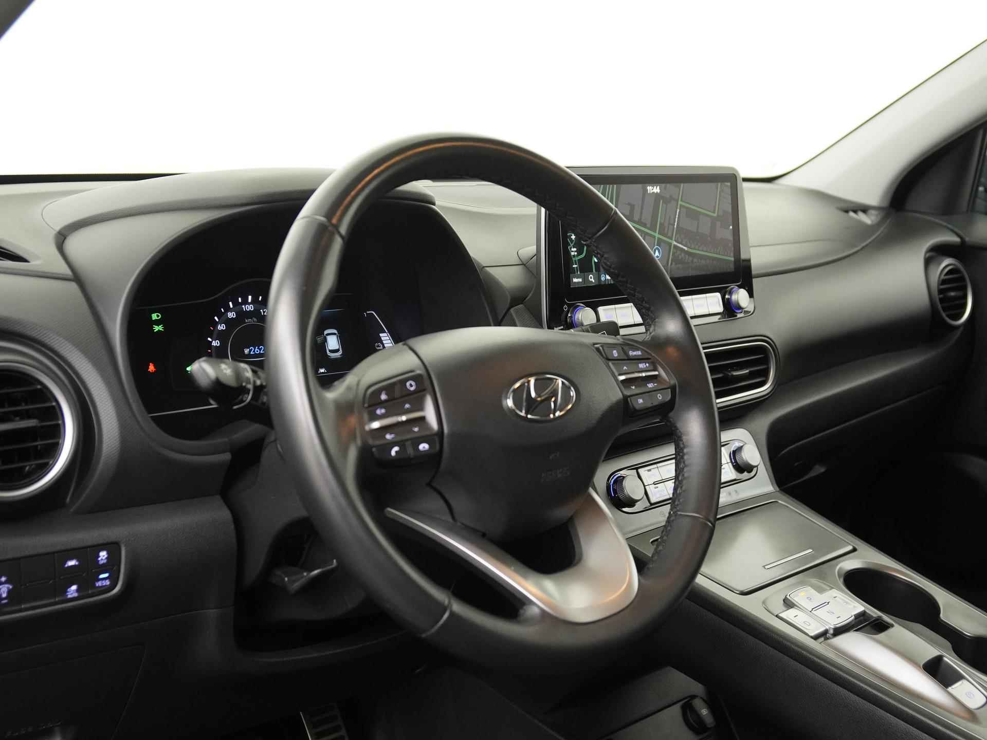 Hyundai KONA EV Comfort 64kWh 21.945,- na subsidie | 3-fase | Navigatie | Zondag Open! - 33/39