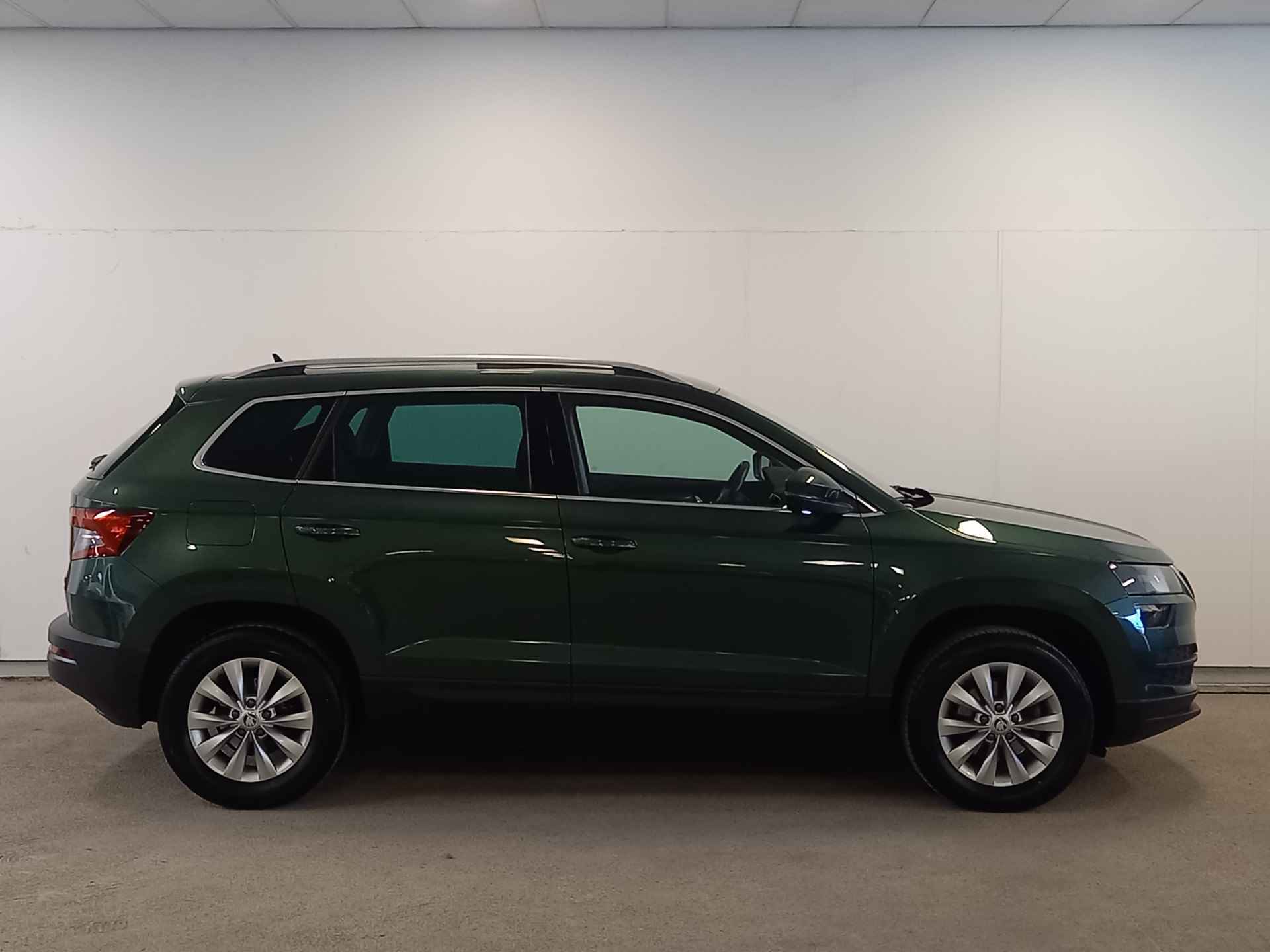 Škoda Karoq 1.5 TSI 150pk ACT Sportline Business met o.a. lederenbekleding en Panoramadak! - 23/43