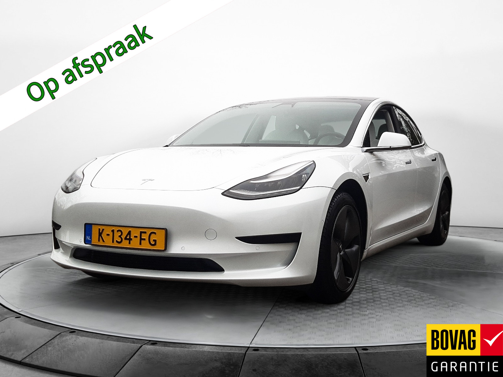 Tesla Model 3 Standard RWD Plus 60 kWh (238 PK) 1e-Eig. Keurig-Onderh. BOVAG-Garantie. NL-Auto. Autopilot, Leer, Panoramadak, Trekhaak, Keyless-Entry/Start, Parkeersensoren-V+A, Bluetooth, Achteruitrijcamera,  Stoelverwarming-V+A, Licht-Zicht-Pakket, Lm-Velgen-18Inch, Privacy-Glas