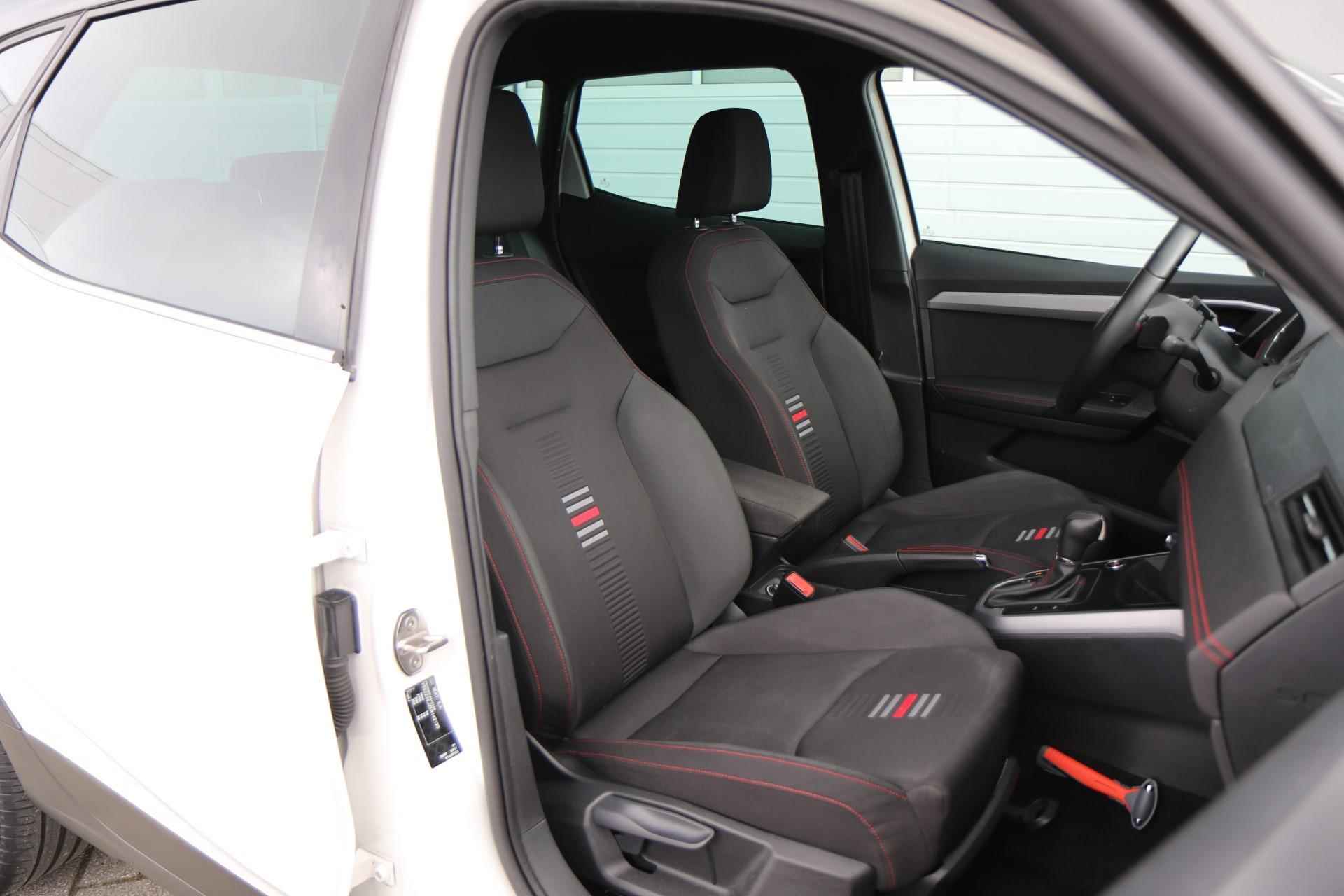 SEAT Arona 1.0 TSI 115pk DSG FR Business Intense | Achteruitrijcamera | Clima | Keyless - 14/50