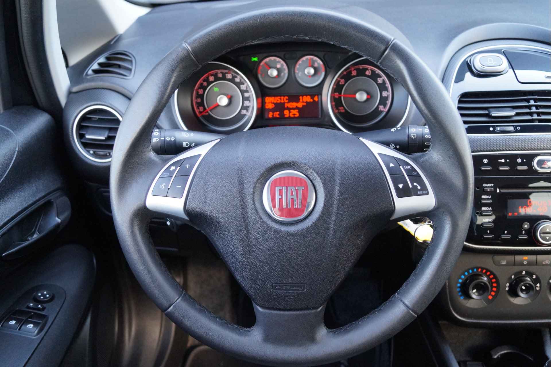 Fiat Punto TwinAir Turbo 100pk Street│15'' velgen│Airco│Cruise│Bluetooth - 17/20