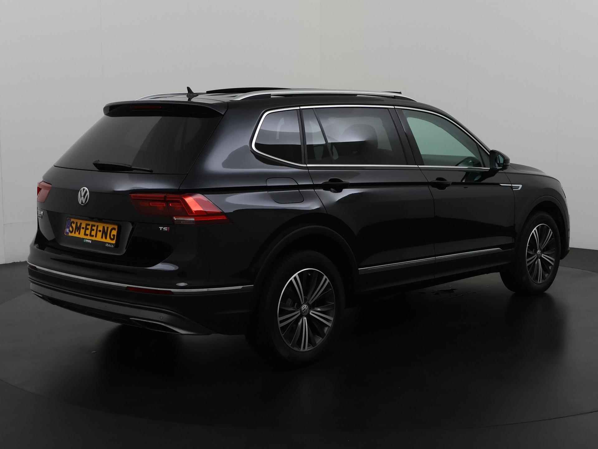 Volkswagen Tiguan Allspace 1.5 TSI Highline DSG | 7 Persoons | Active Info Display | Panoramadak | Leder | Zondag Open! - 4/46