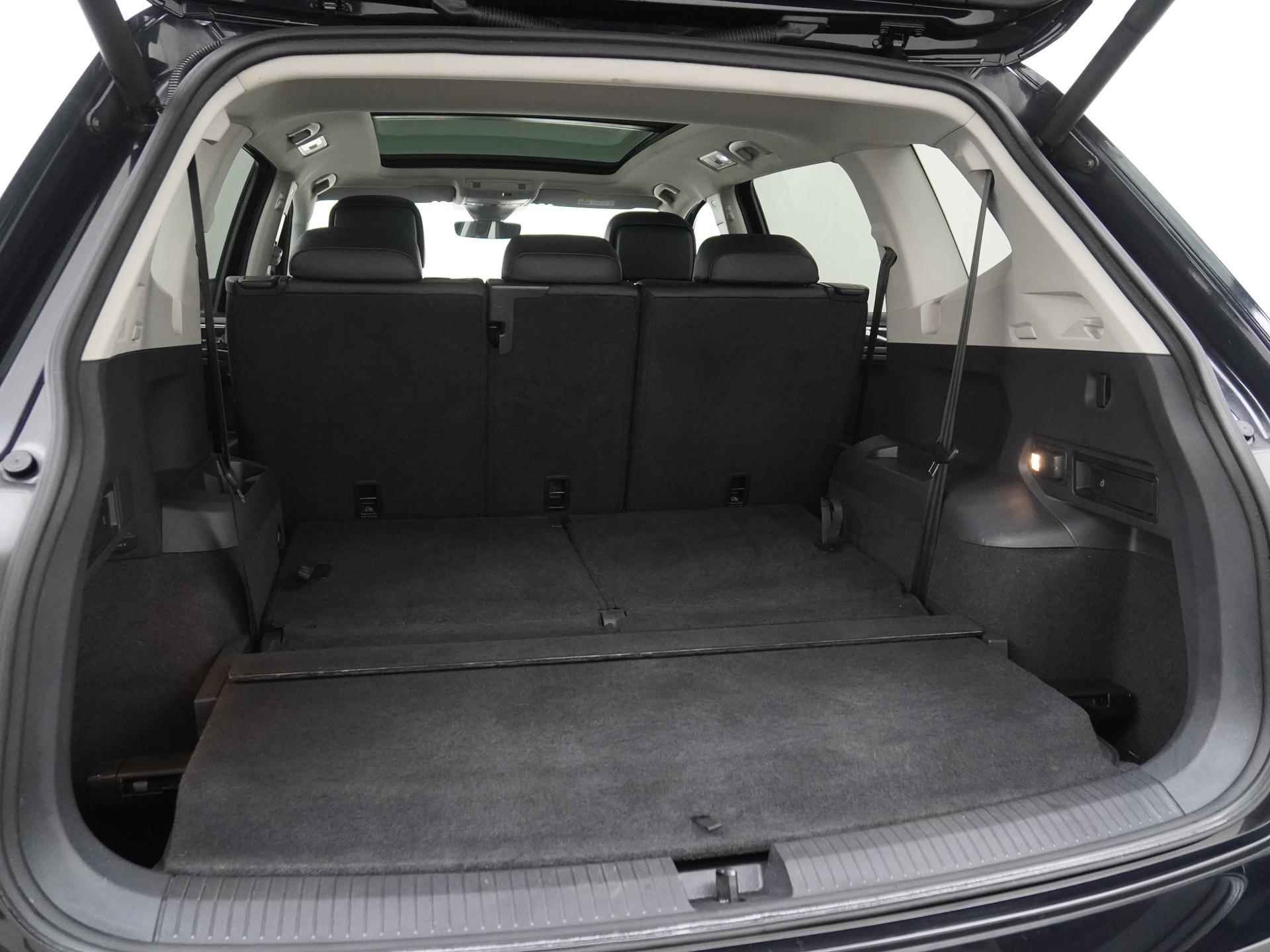 Volkswagen Tiguan Allspace 1.5 TSI Highline DSG | 7 Persoons | Active Info Display | Panoramadak | Leder | Zondag Open! - 22/46