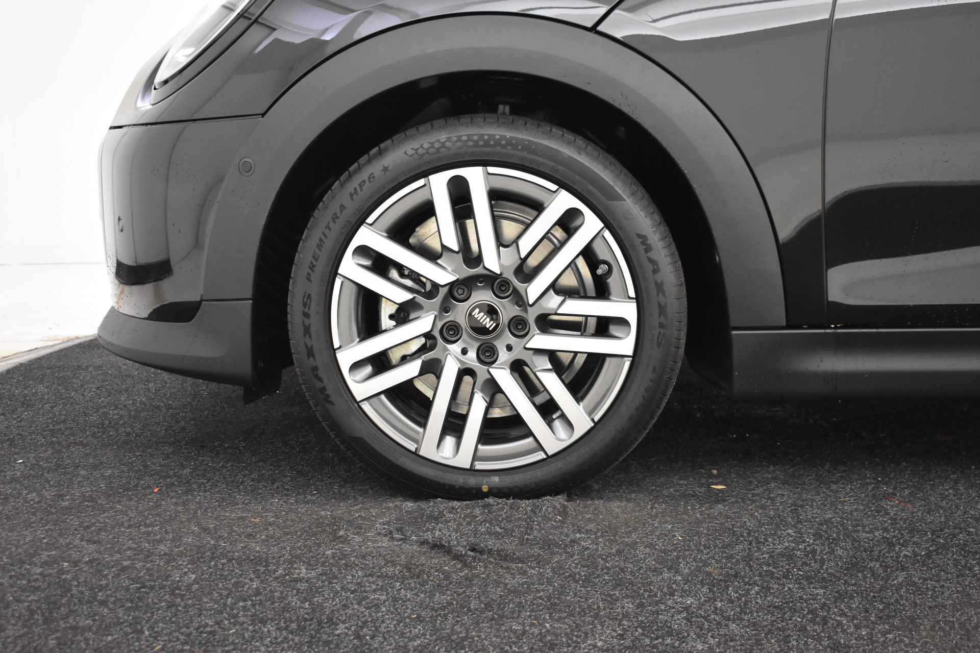 MINI Hatchback Cooper C Automaat / Classic / Pakket L / 17 inch Parallel Spoke 2-tone - 39/43