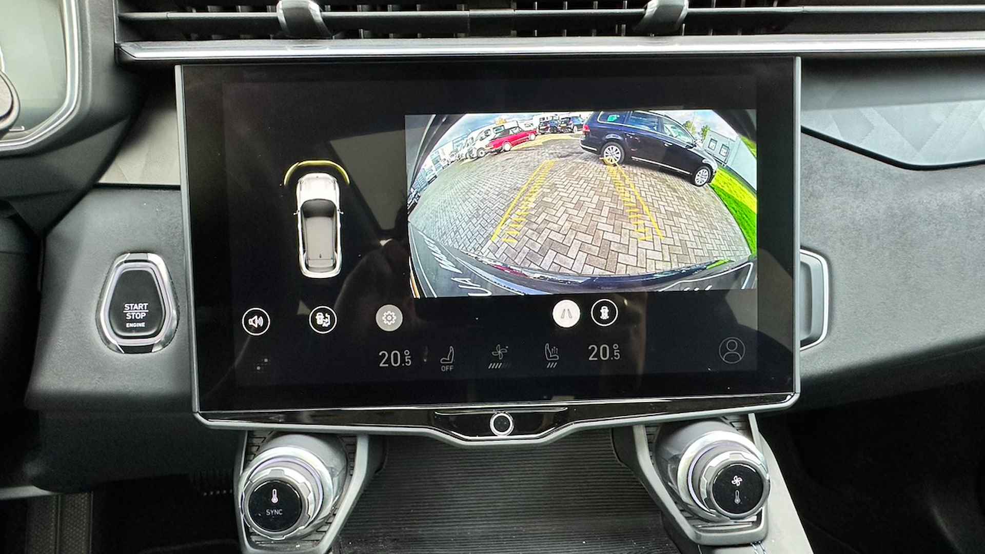 Lynk & Co 01 1.5 | Panorama | Keyless | Navigatie | Camera | Apple carplay/Android Auto - 17/32
