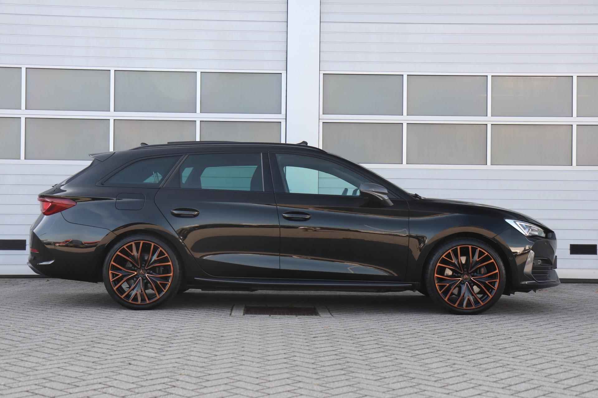 CUPRA Leon Sportstourer 1.4 245pk e-Hybrid VZ Copper Edition | SoH 96% | Panoramadak | 19" Velgen | Navigatie | Apple Carplay/Android Auto - 4/48