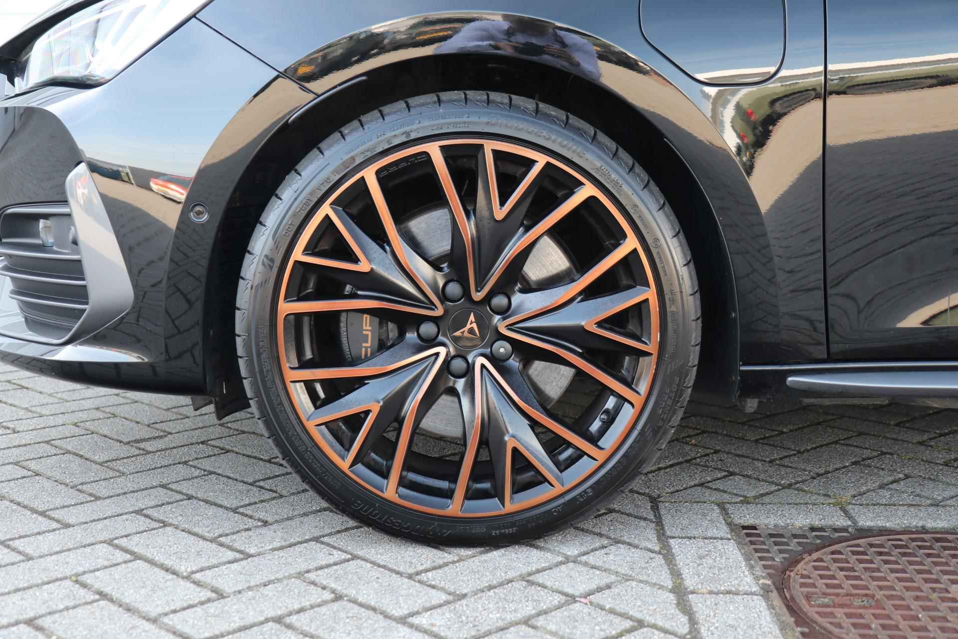 CUPRA Leon Sportstourer 1.4 245pk e-Hybrid VZ Copper Edition | SoH 96% | Panoramadak | 19" Velgen | Navigatie | Apple Carplay/Android Auto - 16/48