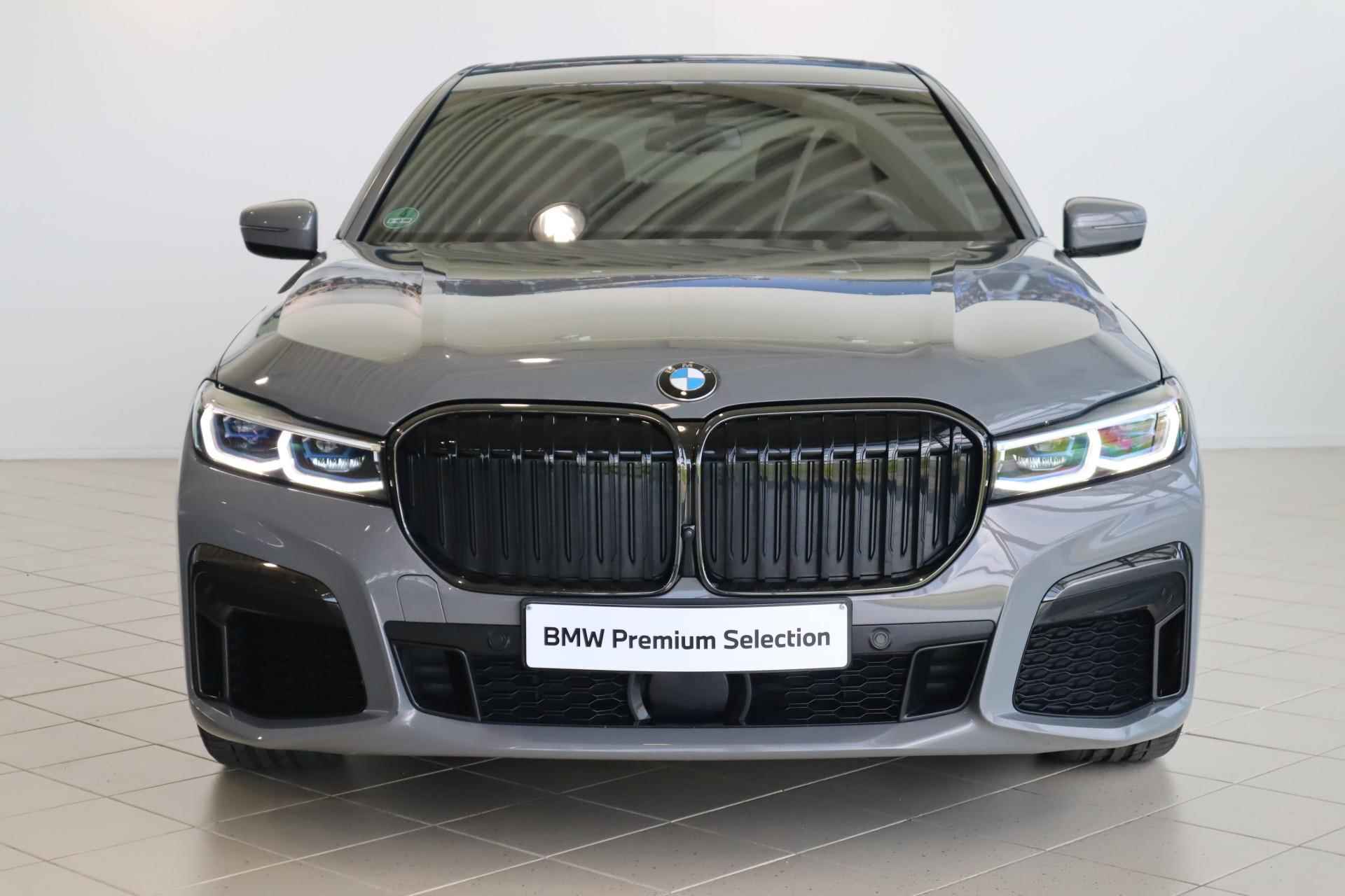 BMW 7 Serie Limousine 745Le xDrive M Sportpakket / Bowers & Wilkins / Individual vollederen bekleding Merino Amarone | Showroom Sale - 4/41