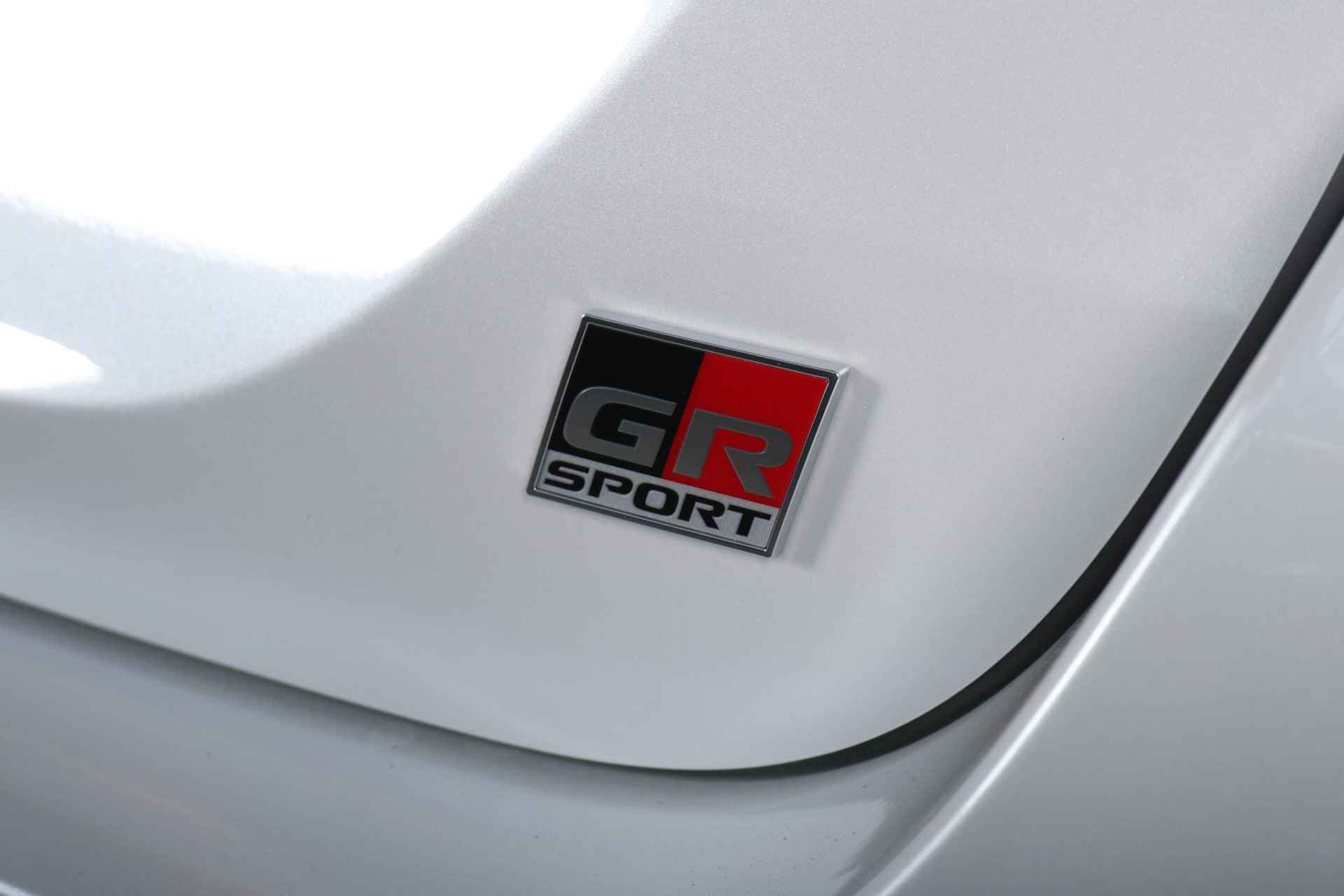 Toyota Yaris 1.5 Hybrid GR Sport Bi-tone Limited - 4/40
