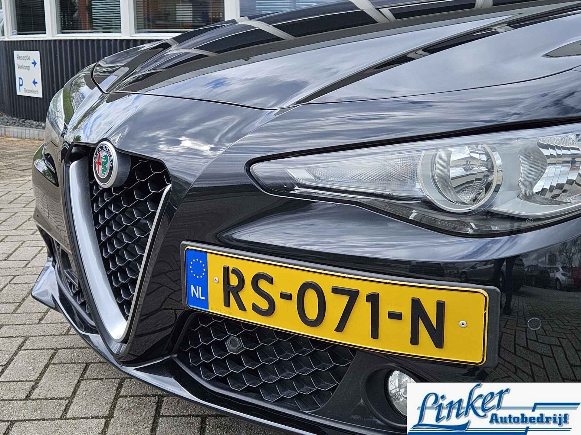 Alfa Romeo Giulia 2.0T Super LEDER CAMERA NL-AUTO 1e-eigenaar NIEUW APK - 7/28