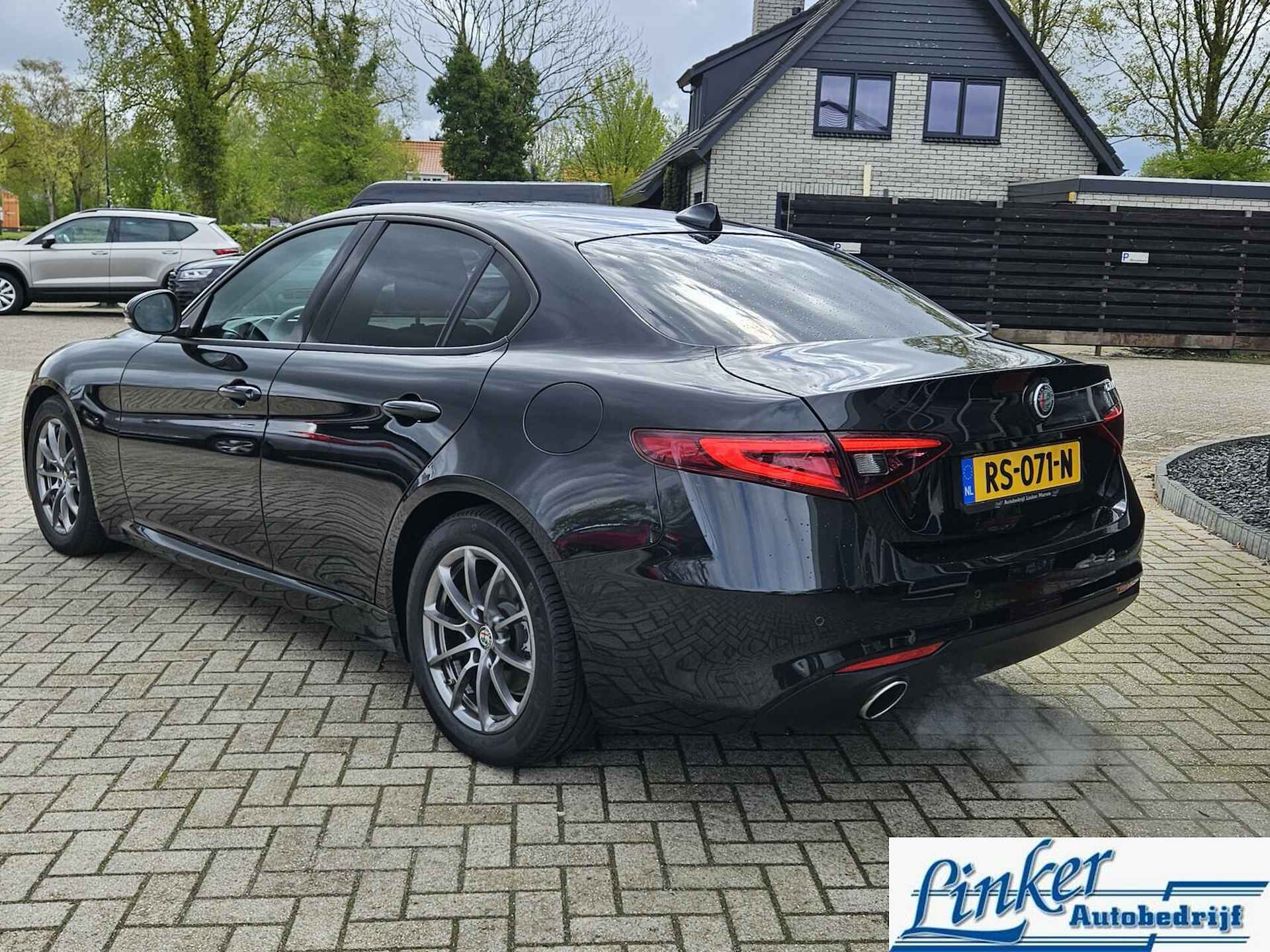 Alfa Romeo Giulia 2.0T Super LEDER CAMERA NL-AUTO 1e-eigenaar NIEUW APK - 8/28