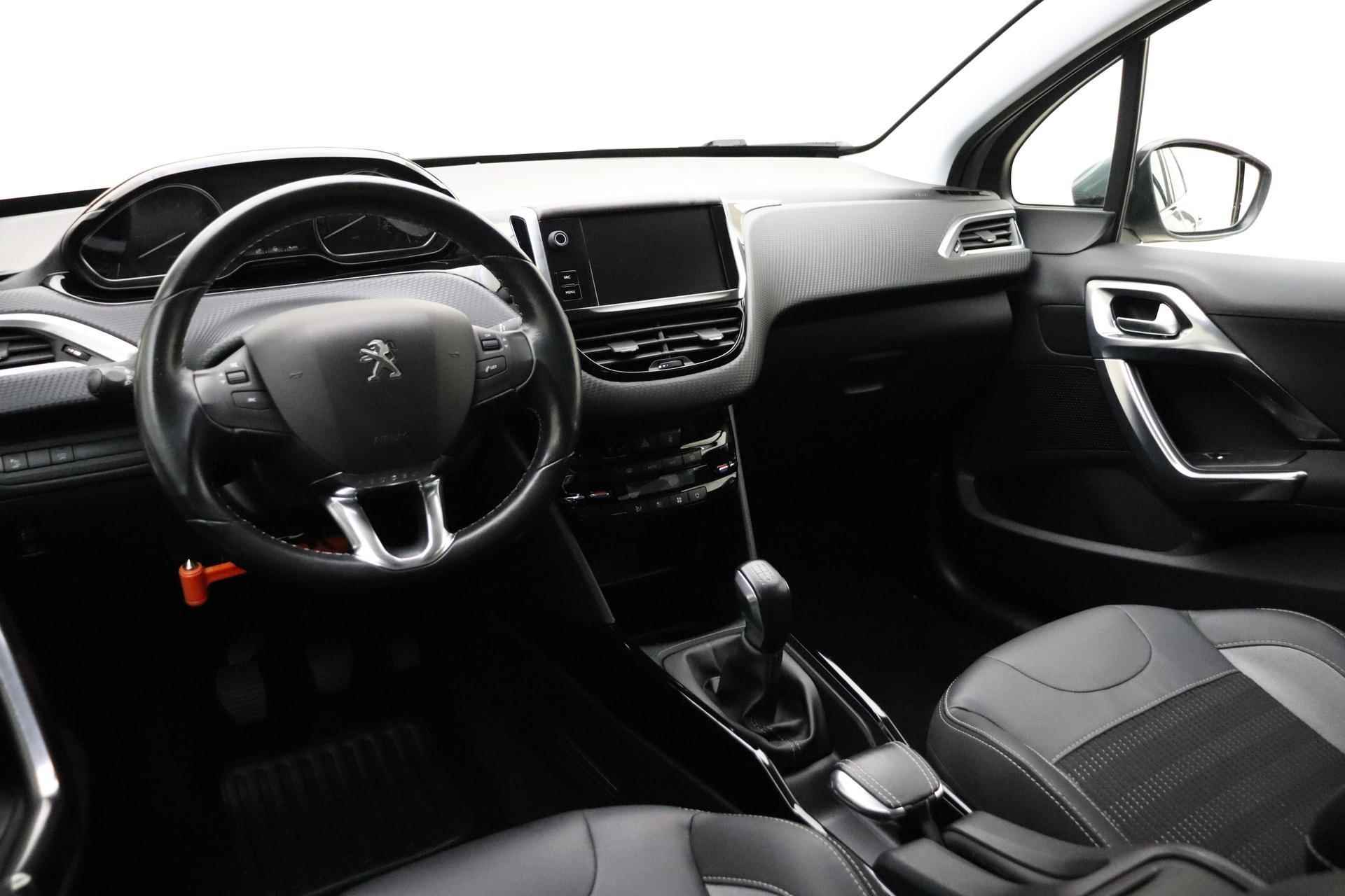 Peugeot 2008 1.2 PureTech Allure 110pk | Navigatie | Climate Control | Camera | Panoramadak | Cruise Control | Weinig Kilometers - 7/33