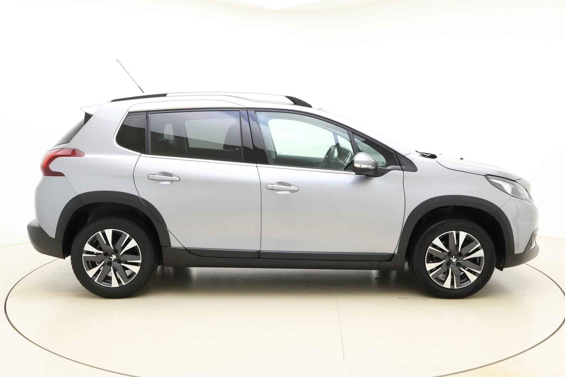 Peugeot 2008 1.2 PureTech Allure 110pk | Navigatie | Climate Control | Camera | Panoramadak | Cruise Control | Weinig Kilometers - 9/33