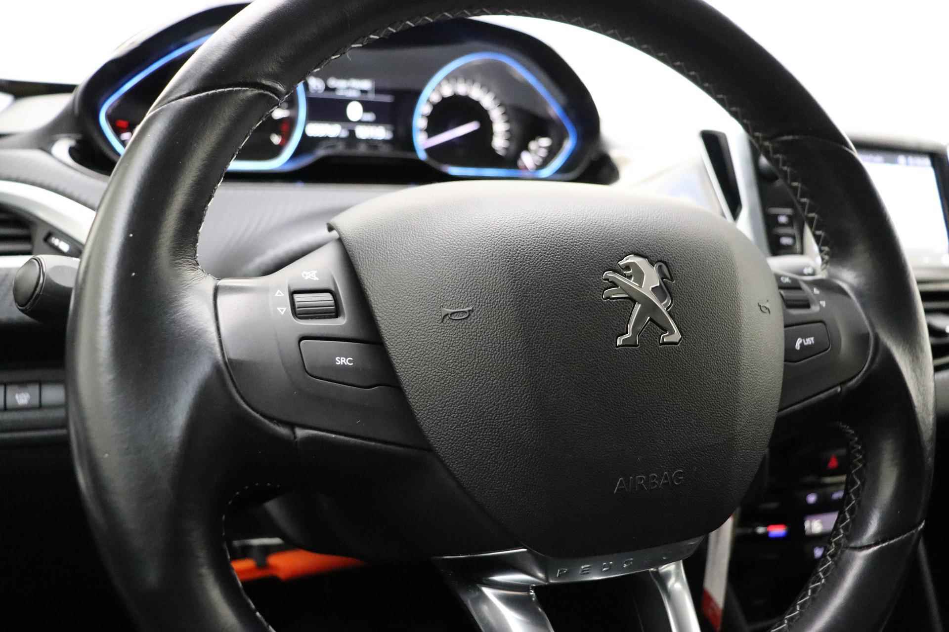 Peugeot 2008 1.2 PureTech Allure 110pk | Navigatie | Climate Control | Camera | Panoramadak | Cruise Control | Weinig Kilometers - 26/33