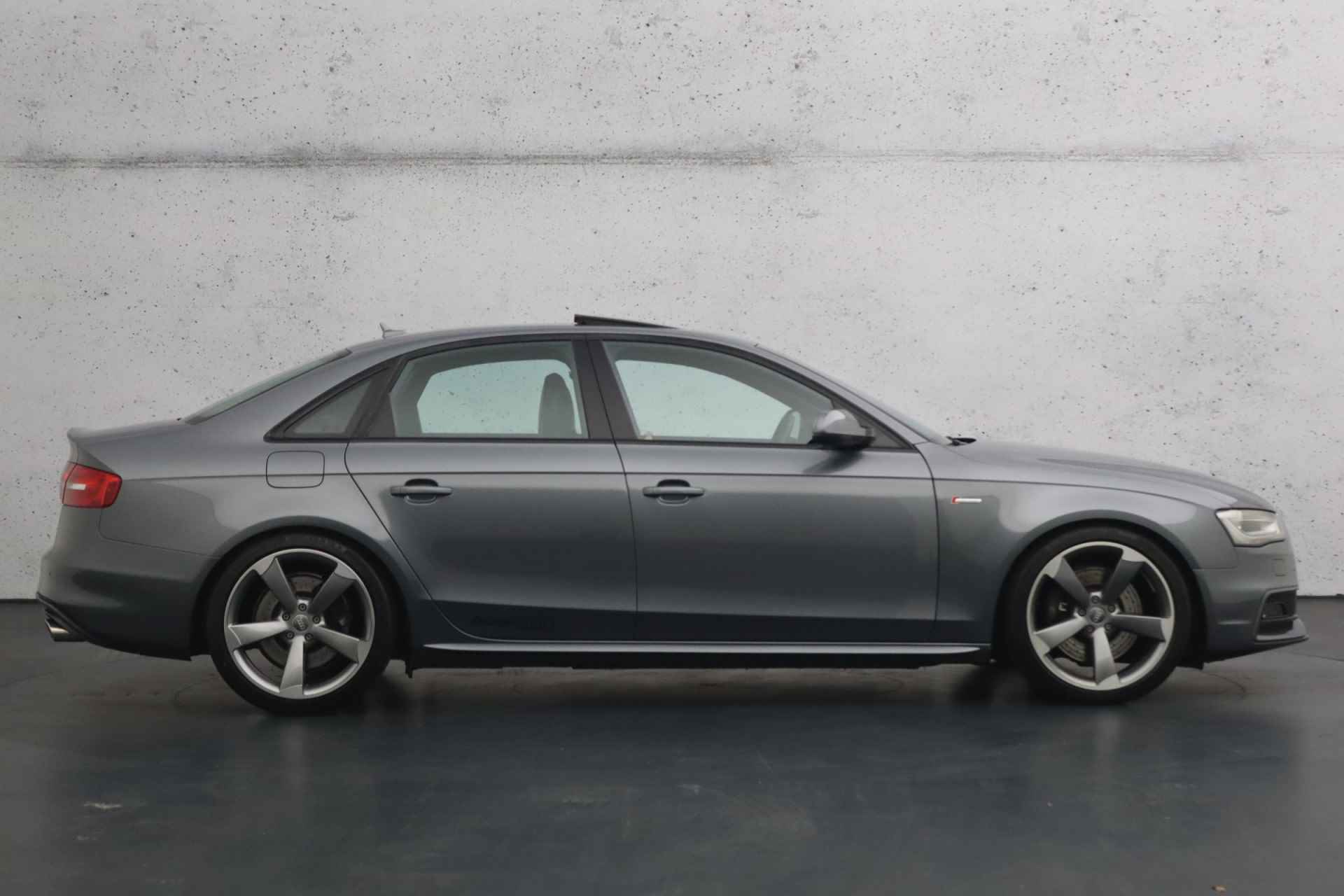 Audi S4 Limousine 3.0 TFSI S4 quattro Pro Line | Elektrisch glazen schuifdak | Parkeersensoren | Airconditioning - 24/31