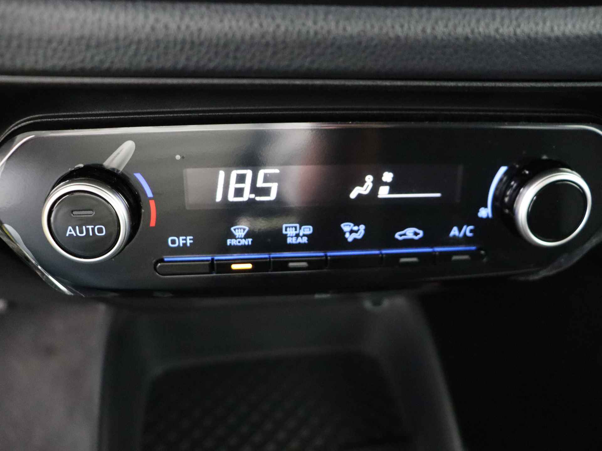 Toyota Aygo X 1.0 VVT-i MT first edition I Apple Carplay/Android Auto I Climate Control I Cruise Control Adaptief I Camera I LM Velgen I 1e Eigenaar I LOUWMAN Onderhouden I - 10/41