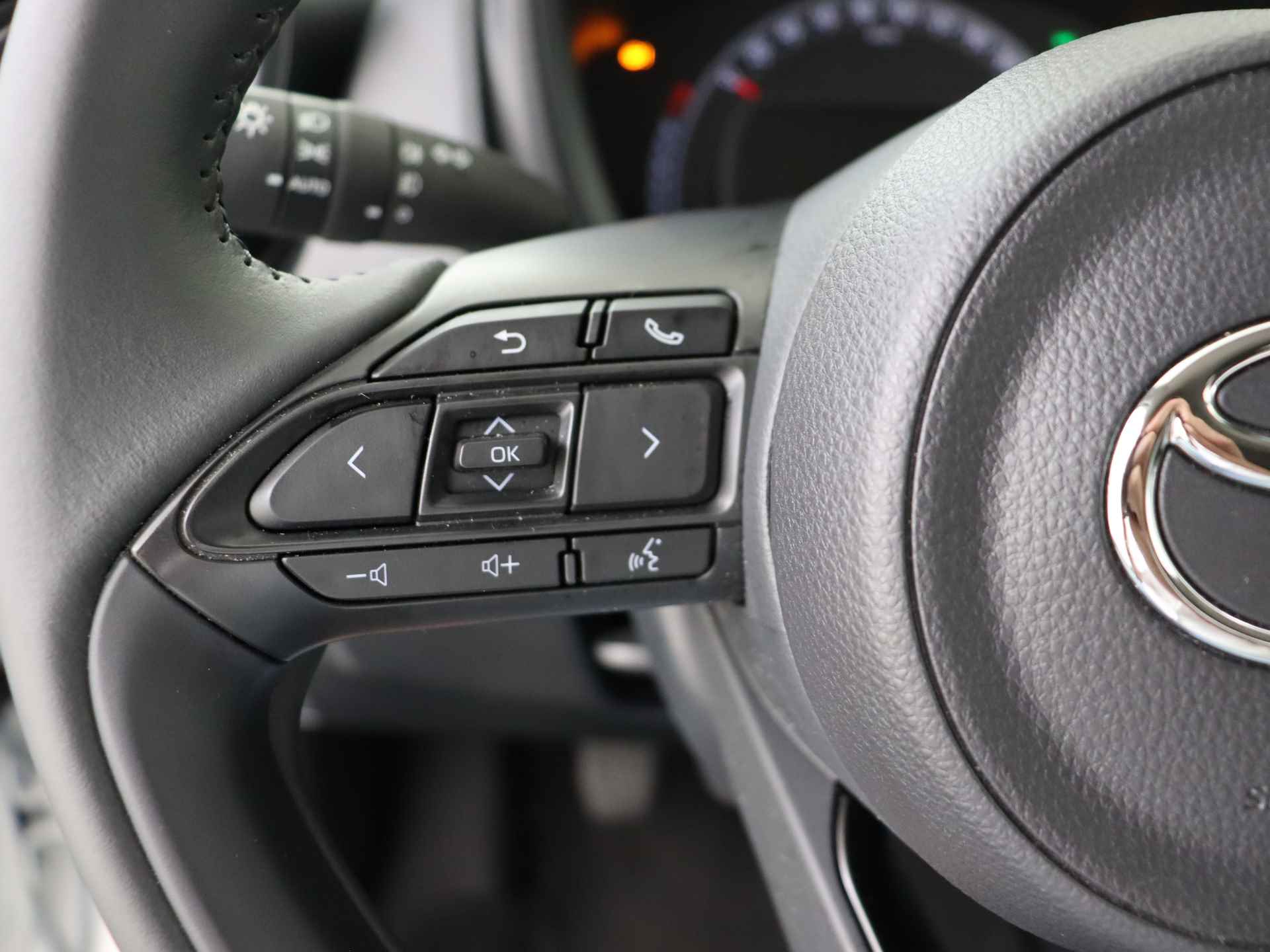 Toyota Aygo X 1.0 VVT-i MT first edition I Apple Carplay/Android Auto I Climate Control I Cruise Control Adaptief I Camera I LM Velgen I 1e Eigenaar I LOUWMAN Onderhouden I - 20/41