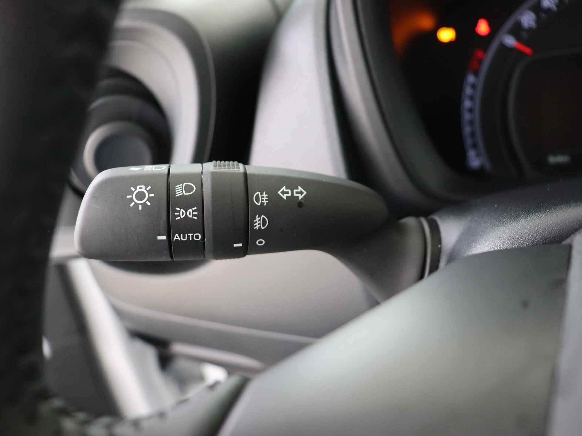 Toyota Aygo X 1.0 VVT-i MT first edition I Apple Carplay/Android Auto I Climate Control I Cruise Control Adaptief I Camera I LM Velgen I 1e Eigenaar I LOUWMAN Onderhouden I - 22/41