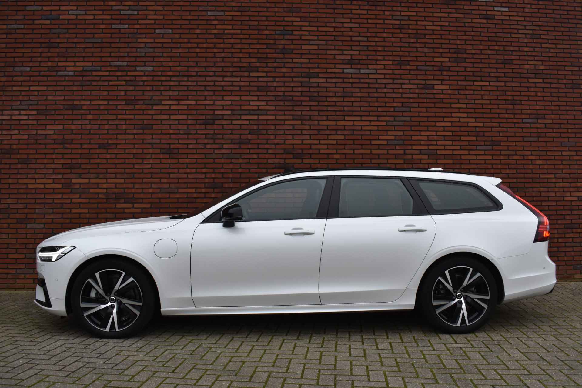 Volvo V90 T6 Recharge 350PK AWD Ultimate Dark | Bowers & Wilkins | Luchtvering | Trekhaak | 360° Camera | - 23/40