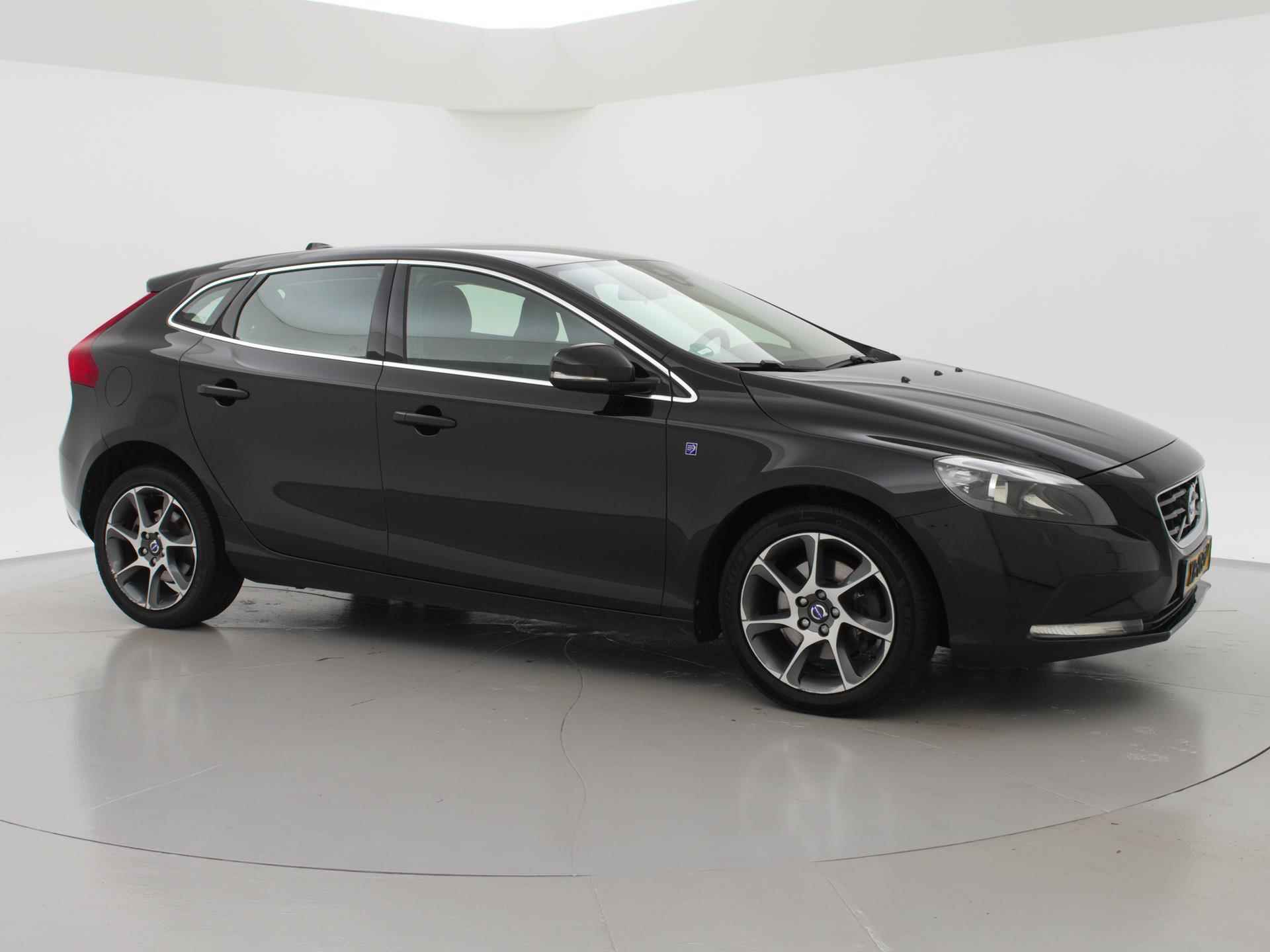 Volvo V40 2.0 D2 OCEAN RACE + LEDER / NAVIGATIE / 17 INCH LMV - 22/26