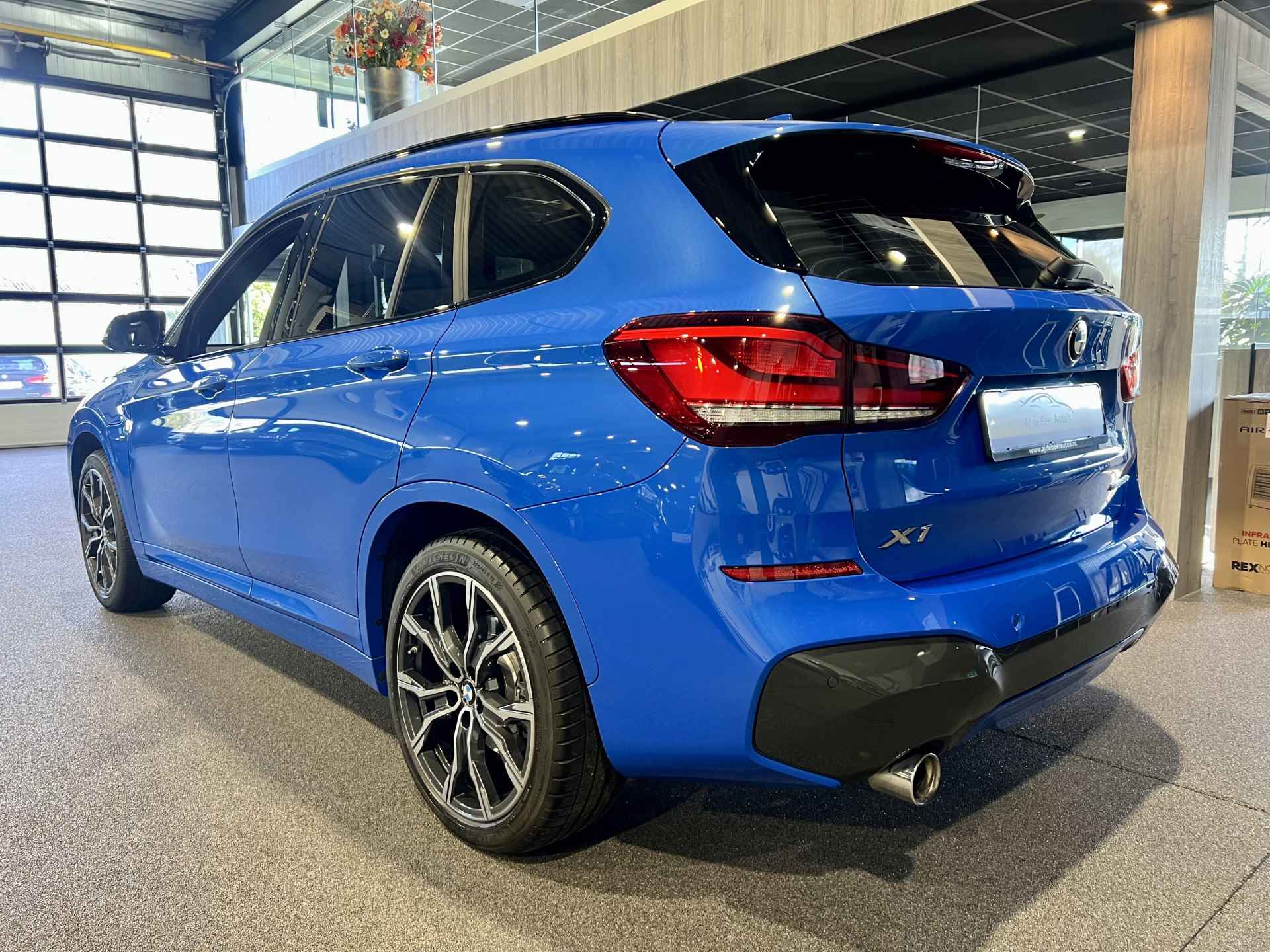 BMW X1 xDrive25e Executive M-Sport | Panorama | Camera | "19 | 220 PK - 3/40