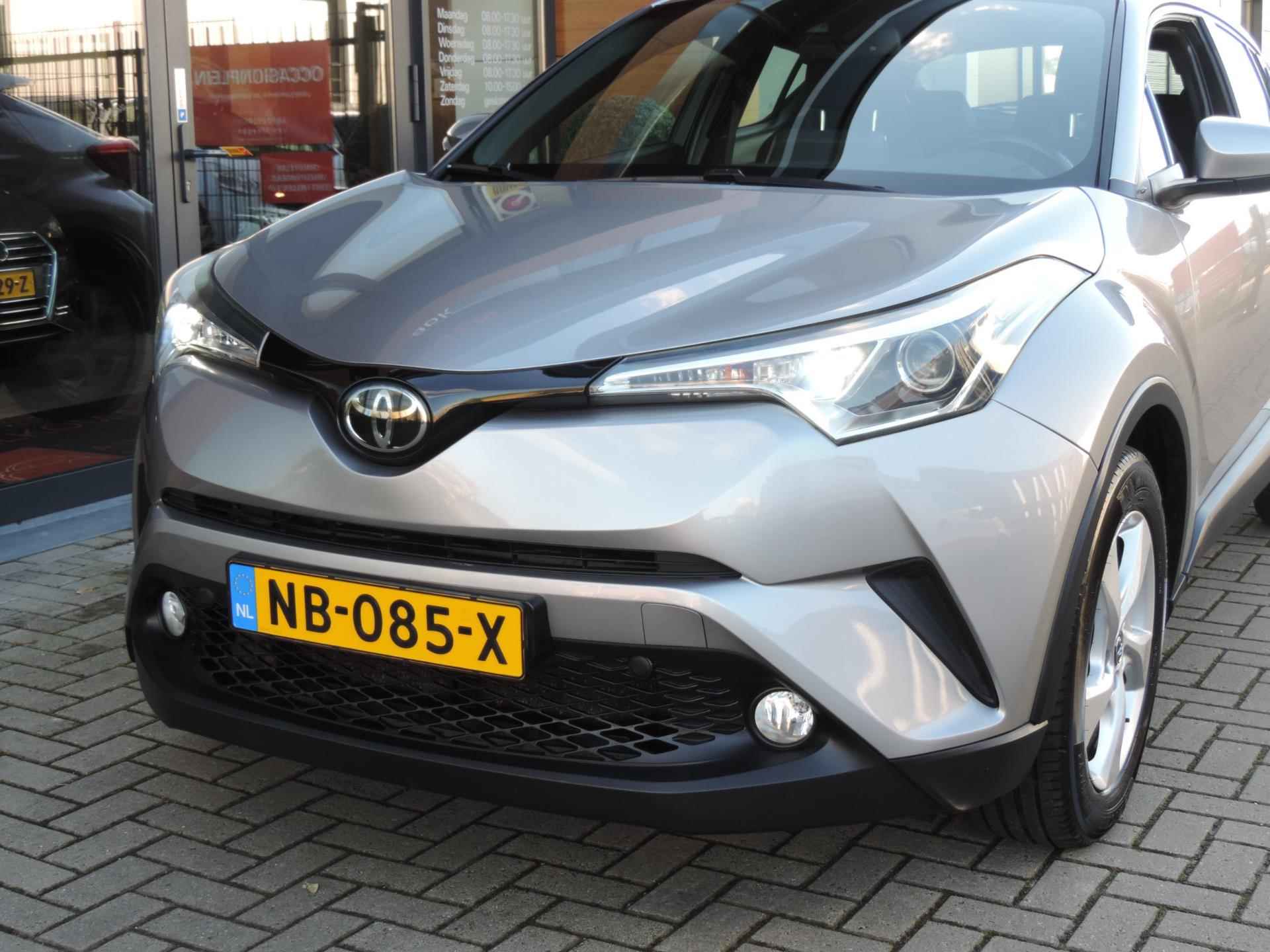 Toyota C-HR 1.2-T 116PK Dynamic | Afn.trekh | ECC | Cruise contr | 17” | Keyless | Navi | Camera | Lane-ass | Bluetooth - 4/54