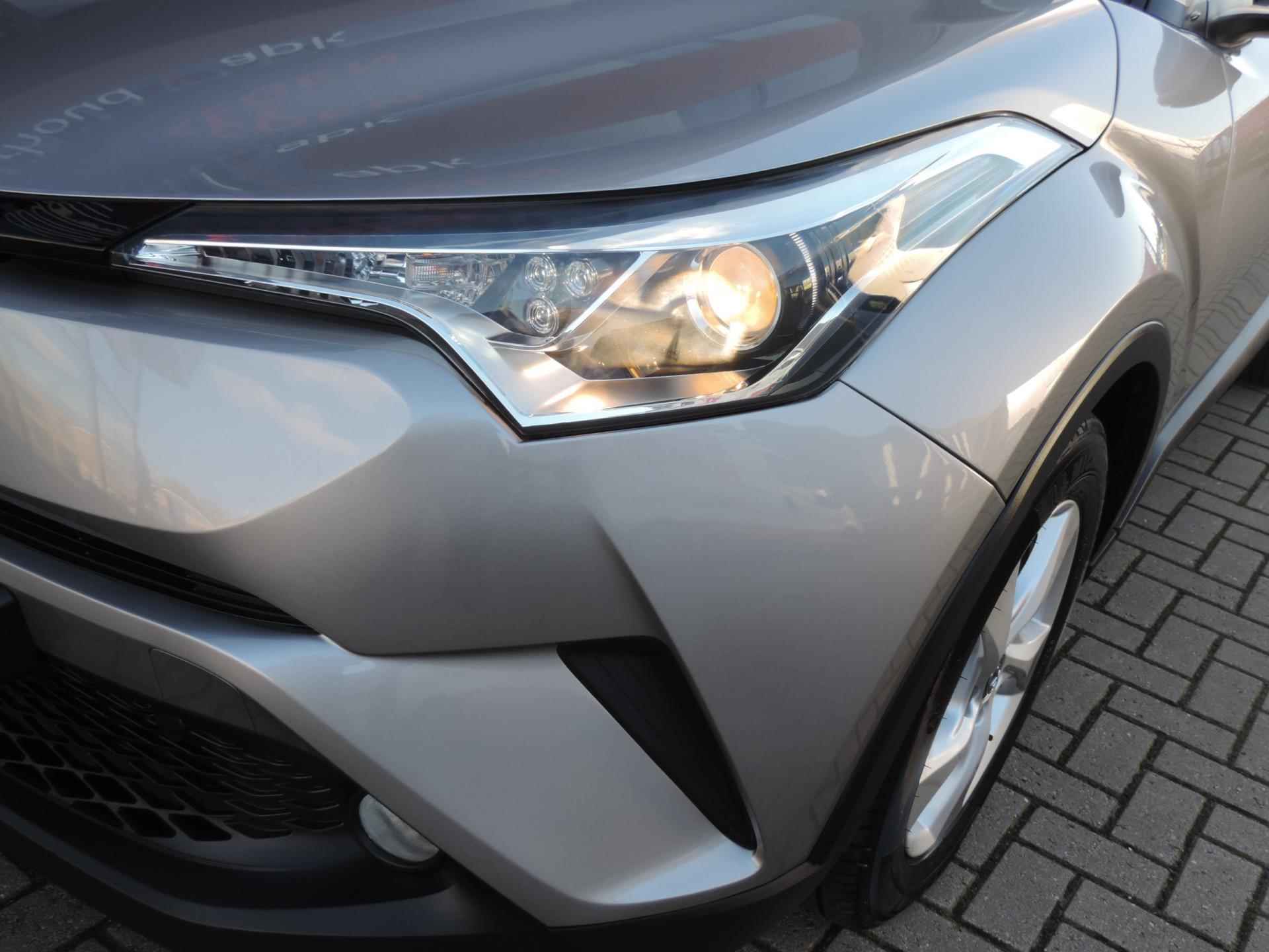 Toyota C-HR 1.2-T 116PK Dynamic | Afn.trekh | ECC | Cruise contr | 17” | Keyless | Navi | Camera | Lane-ass | Bluetooth - 6/54